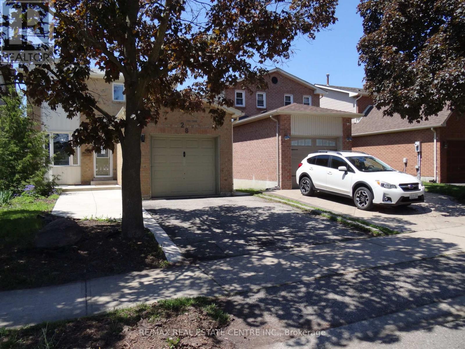 28 Rawling Crescent Brampton Ontario Canada Sale residential Cliff Barron RE/MAX Real Estate Centre, Inc., Brokerage *