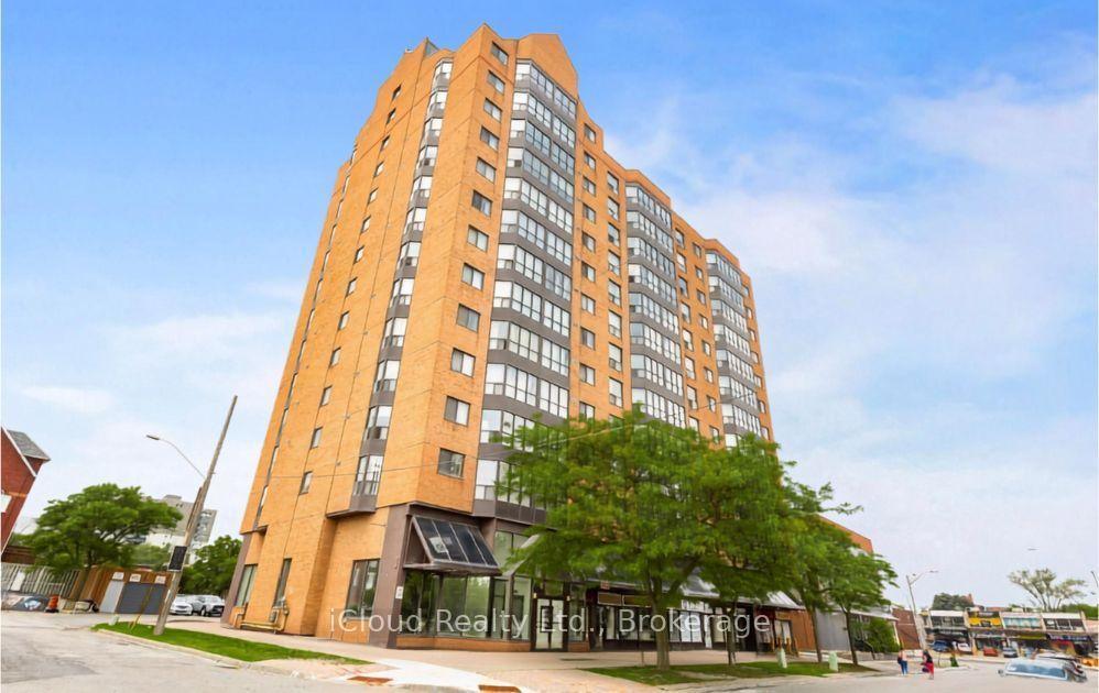 Cy02 - 25 Agnes Street Mississauga Ontario Canada Sale residential Cliff Barron RE/MAX Real Estate Centre, Inc., Brokerage *