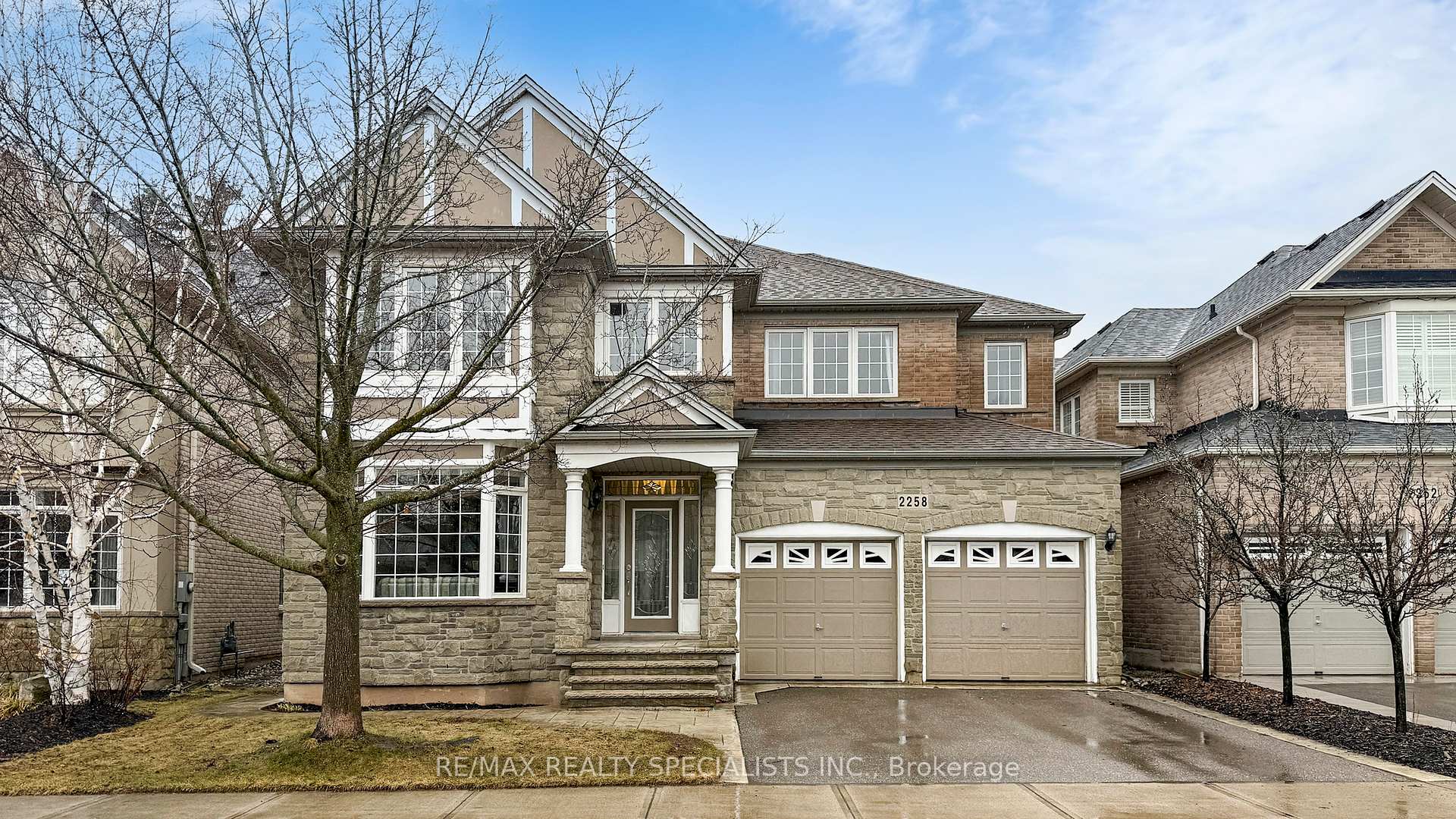 2258 Rochester Circle Oakville Ontario Canada Sale residential Reynold Sequeira RE/MAX Realty Specialists Inc., Brokerage *