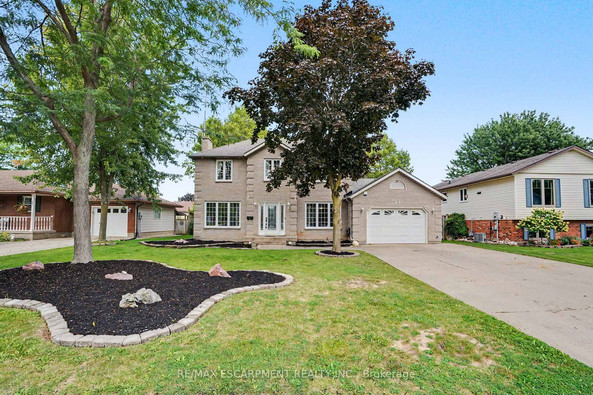 21 Farewell Crescent West Lincoln Ontario Canada Sale residential The Kazan Realty Group