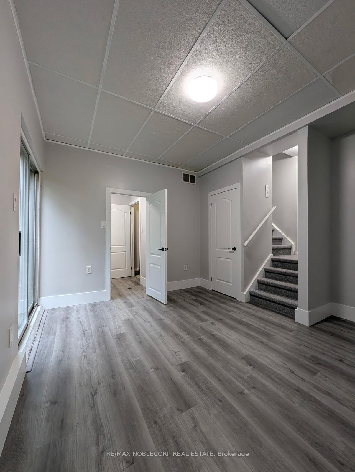 Lower - 59 Scott Crescent Barrie Ontario Canada Rent residential Maria Bifolchi Re/Max Noblecorp Real Estate, Brokerge*