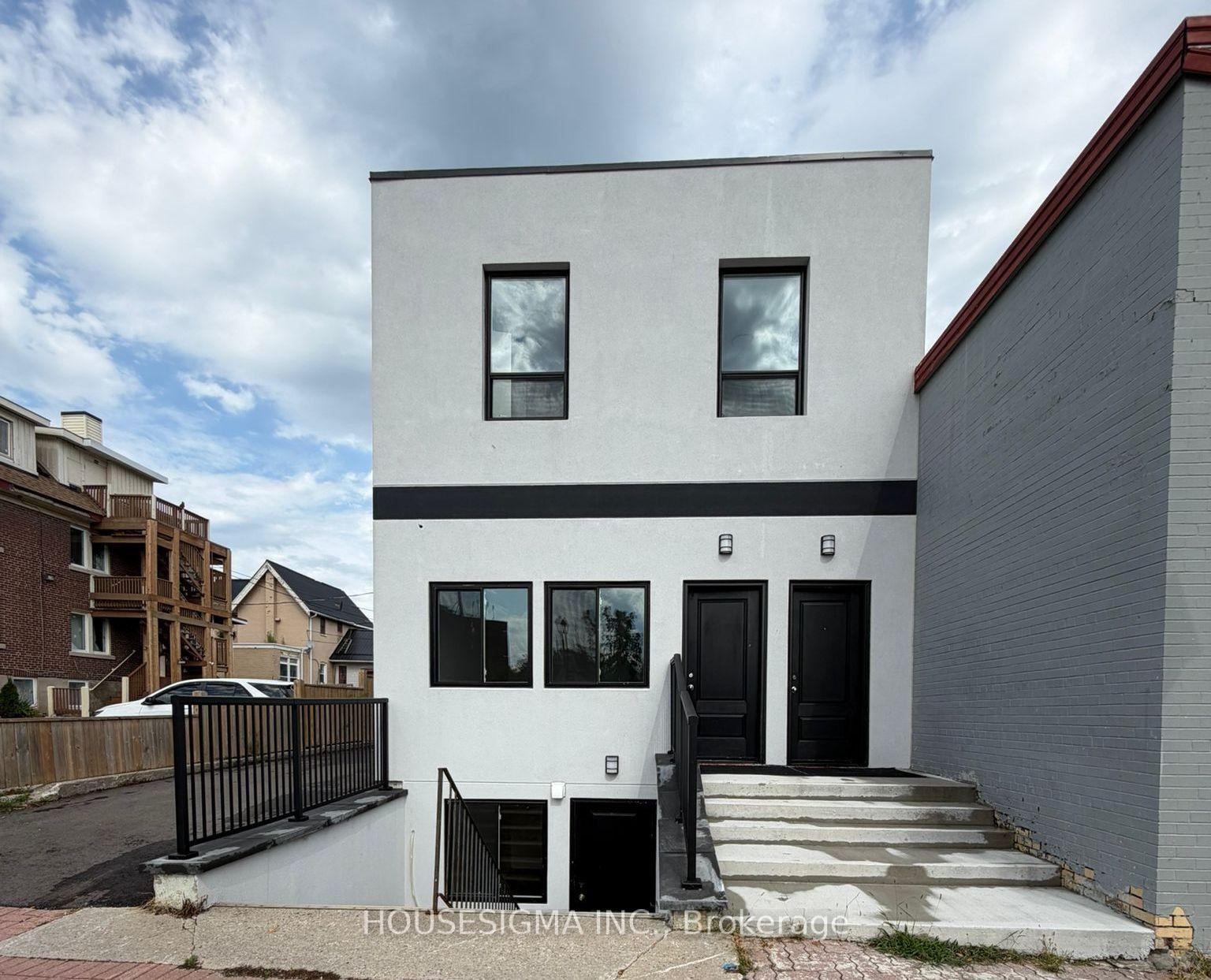 Upper Unit - 28 West Street N Orillia Ontario Canada Lease commercial Saeed Piroozfard HOUSESIGMA INC., BROKERAGE*