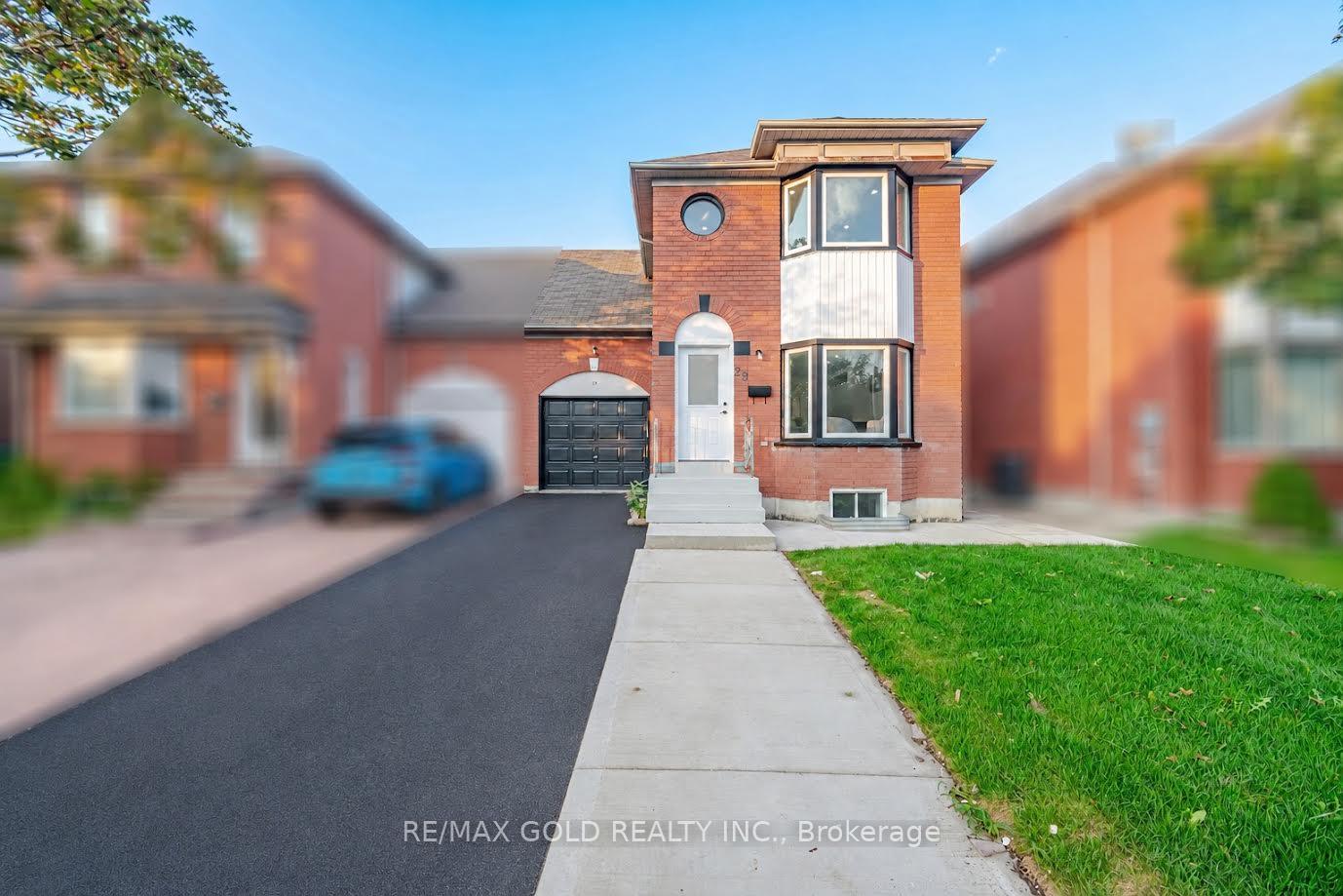 29 Fern Valley Crescent Brampton Ontario Canada Sale residential Raj Sharma RE/MAX GOLD REALTY INC.
