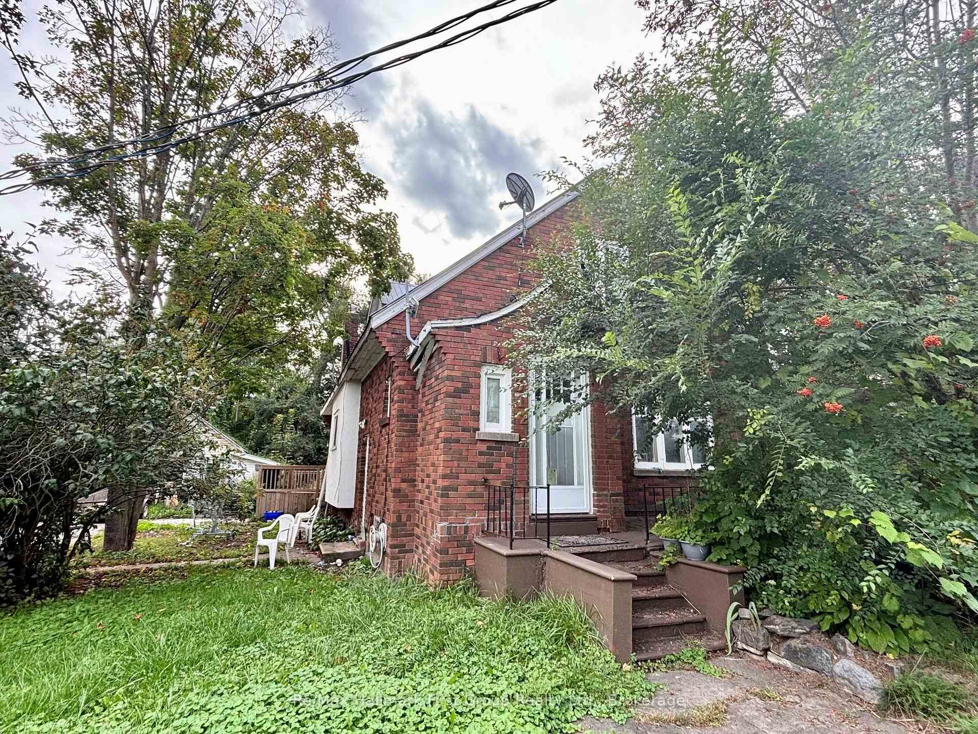 312 Colborne Street Tweed Ontario Canada Sale residential Shawna Trudeau RE/MAX HALLMARK FIRST GROUP REALTY LTD. Brokerage*