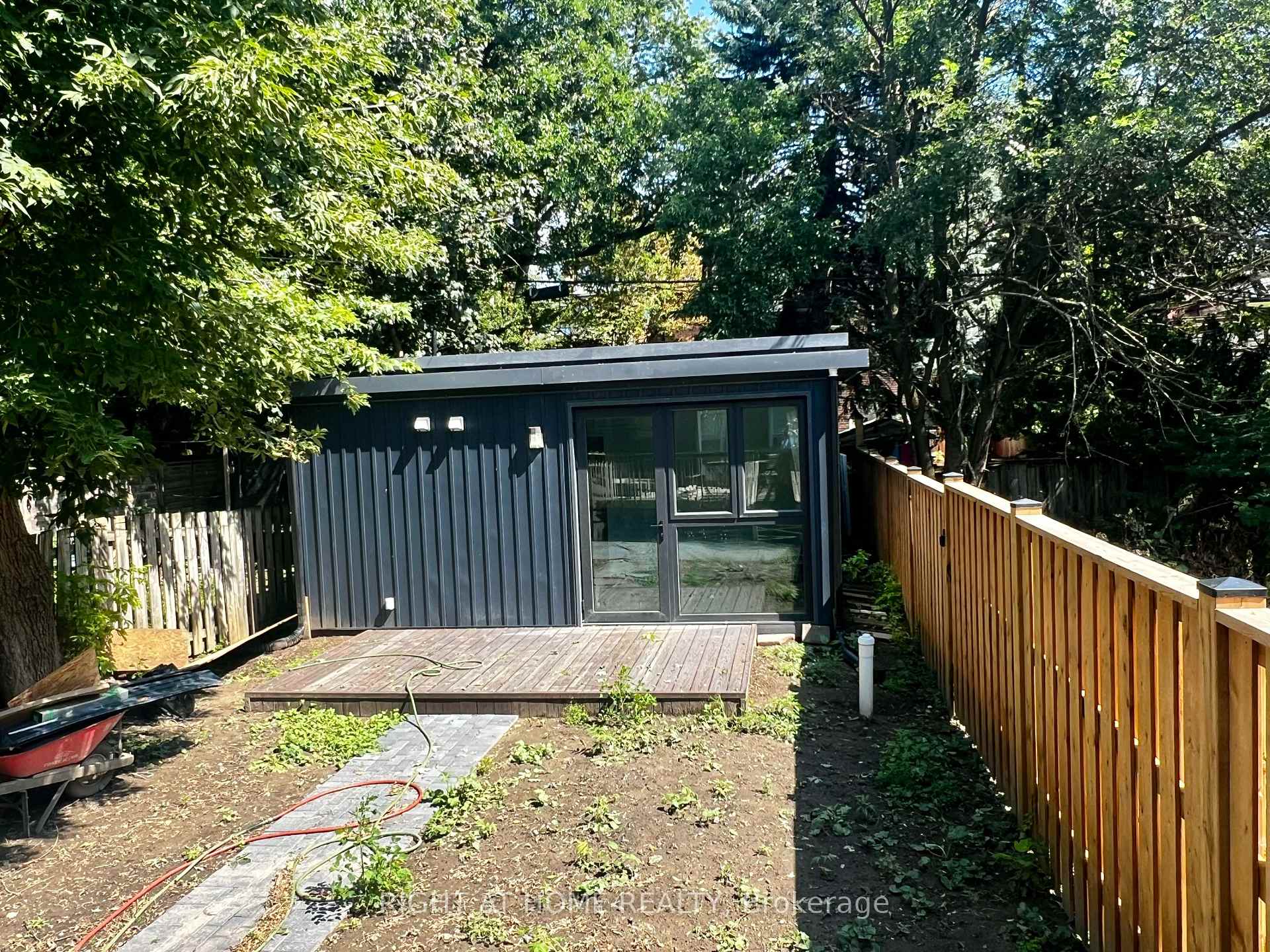 Garden Suite - 875 Bathurst Street Toronto Ontario Canada Rent residential Linda Huang Right at Home Realty, Brokerage*