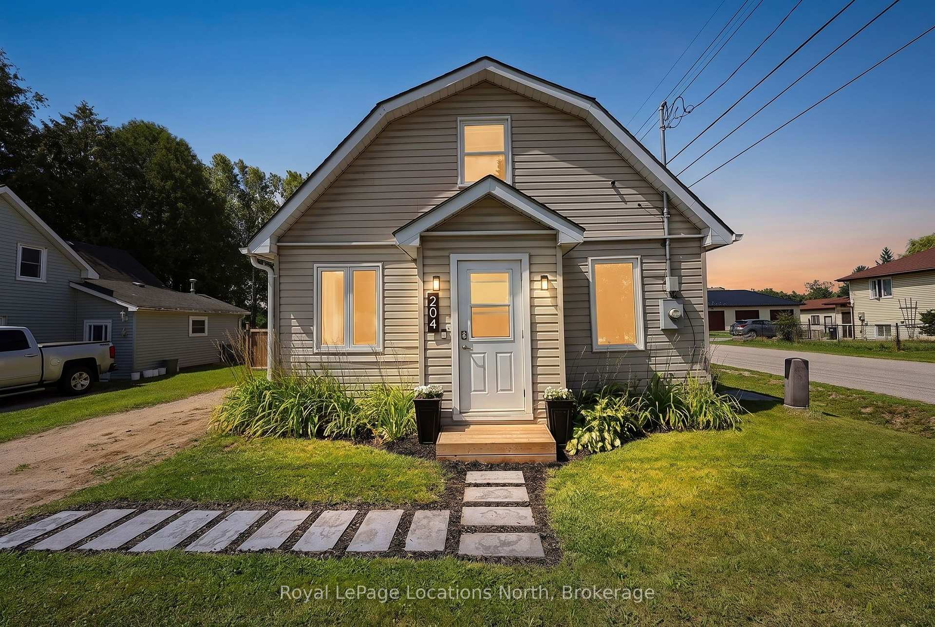 204 Sutherland Street N Clearview Ontario Canada Sale residential Leo Weel RE/MAX Four Seasons Realty Ltd., Brokerage*