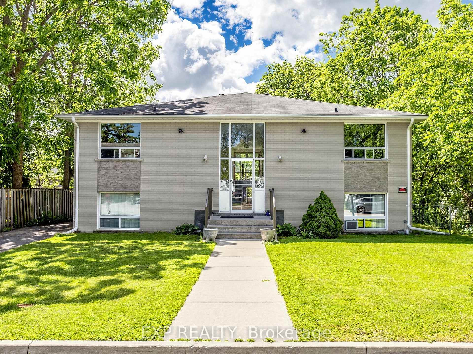 89 Donald Street Barrie Ontario Canada Sale residential   InCom Brokerage Example