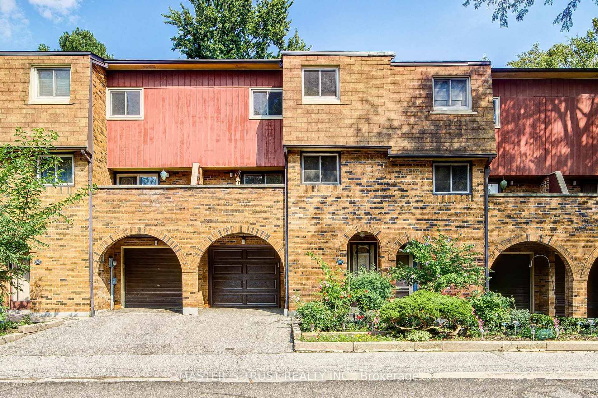 35 Bards Walkway Toronto Ontario Canada Sale residential NAWEL  SETH TRAIL BLAZERS REALTY Brokerage 