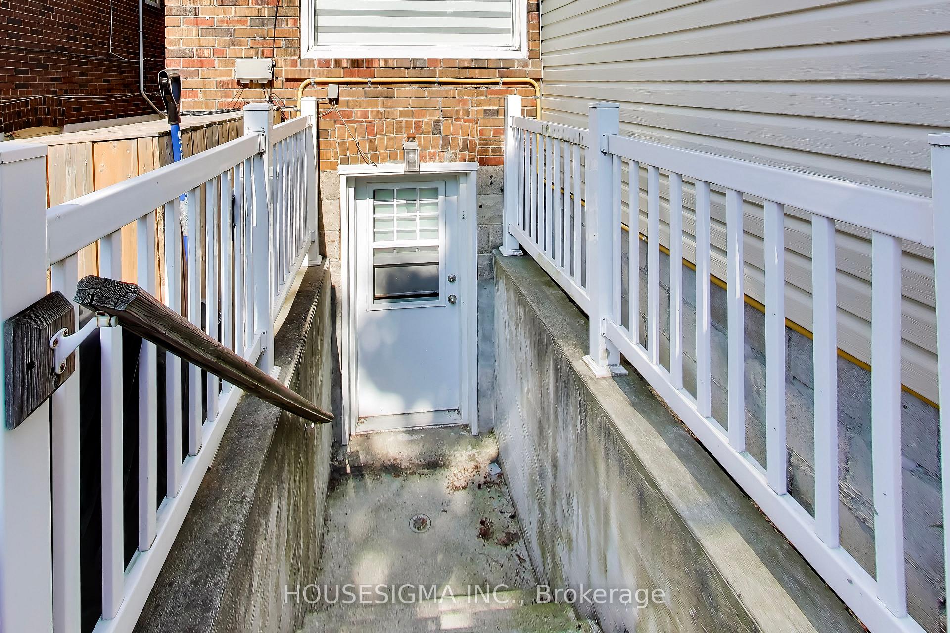 Lower - 152 Linsmore Crescent Toronto Ontario Canada Rented residential Saeed Piroozfard HOUSESIGMA INC., BROKERAGE*