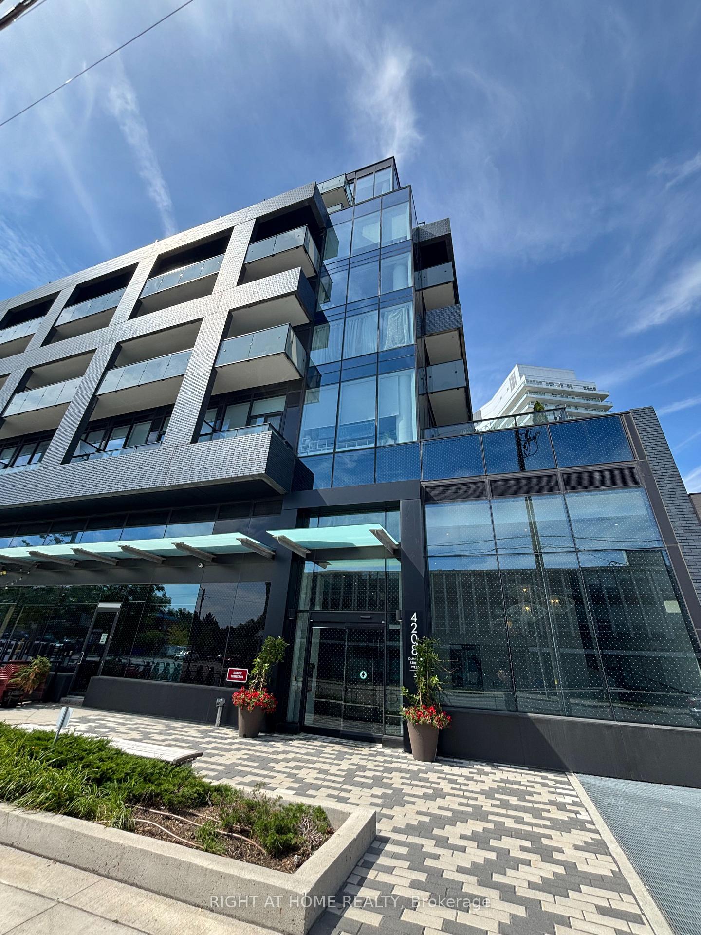 317 - 4208 Dundas Street W Toronto Ontario Canada Rent residential Vahid Taheri Right at Home Realty, Brokerage*
