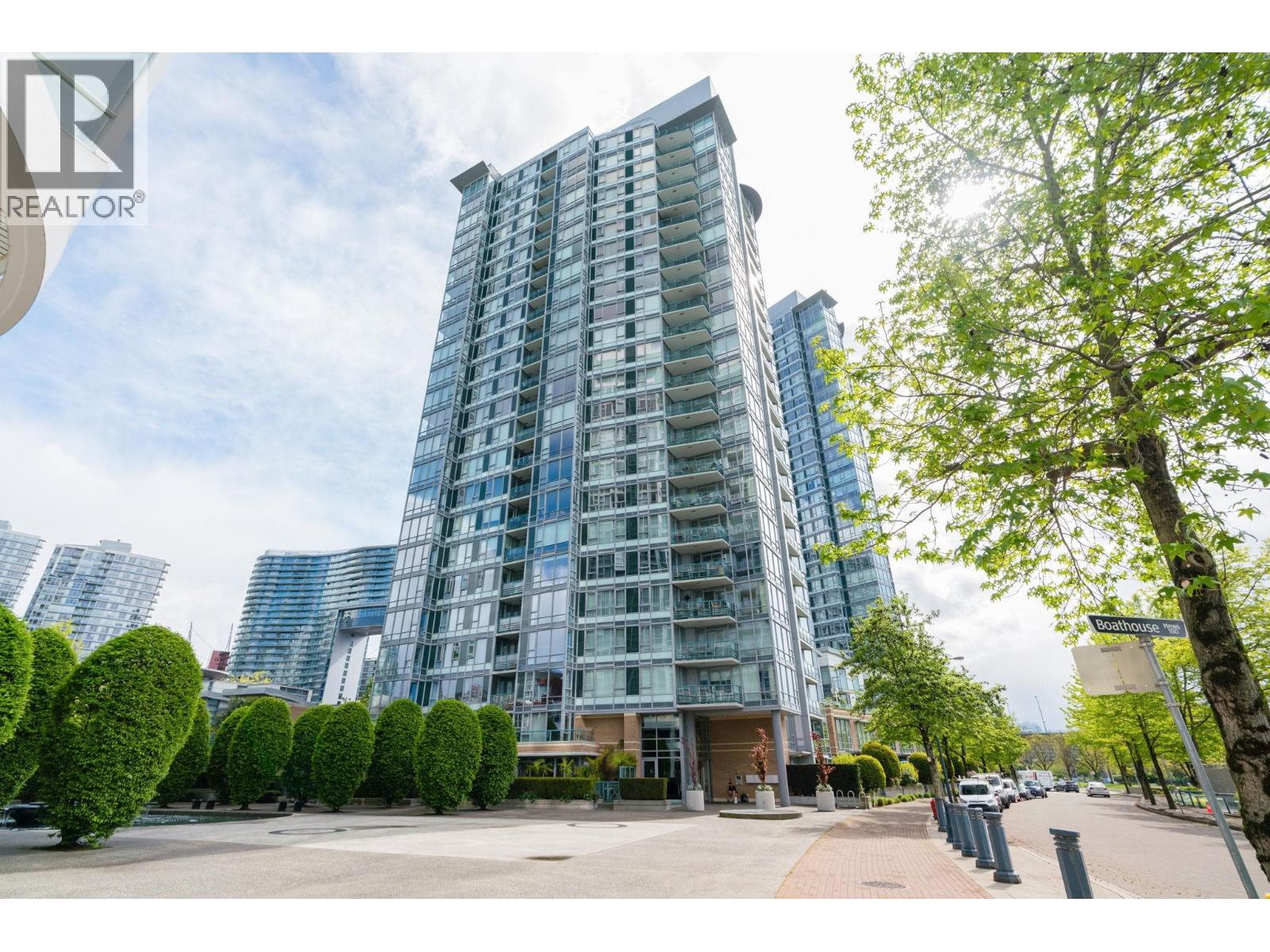 505 1067 MARINASIDE CRESCENT Vancouver British Columbia Canada Sale residential   Oakwyn Realty, Brokerage*