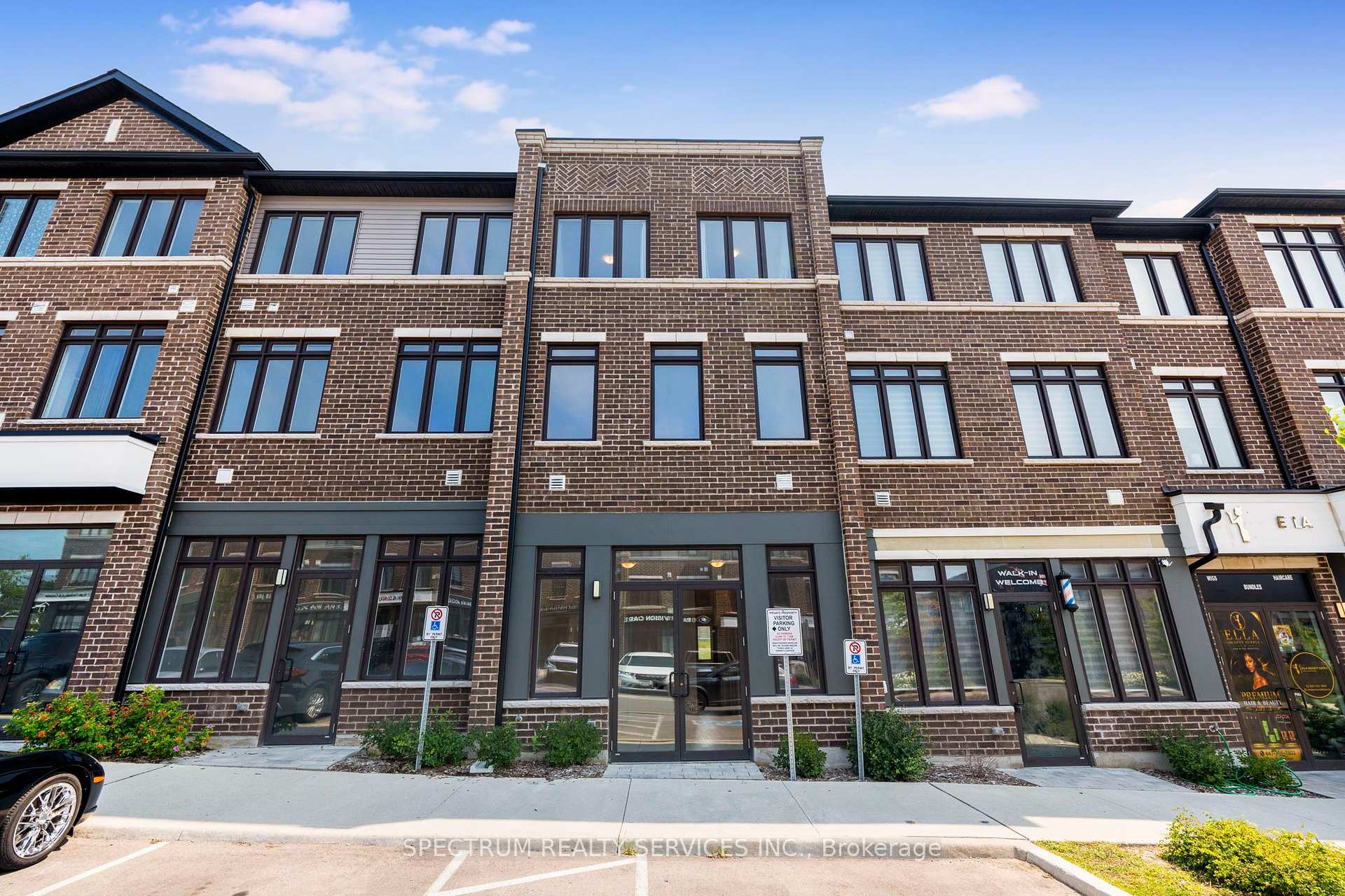 108 - 585 Colborne Street E Brantford Ontario Canada Lease commercial Lazlo Vavrovics Spectrum Realty Services Inc., Brokerage *