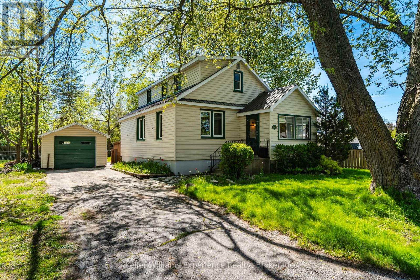 239 Oak Street Clearview Ontario Canada Sale residential Leo Weel RE/MAX Four Seasons Realty Ltd., Brokerage*