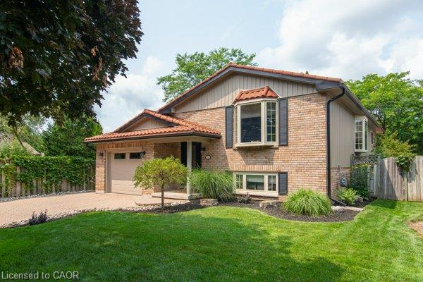154 Ambleside Court Waterloo Ontario Canada Sale residential Arch Sharma HomeLife Power Realty Inc., Brokerage