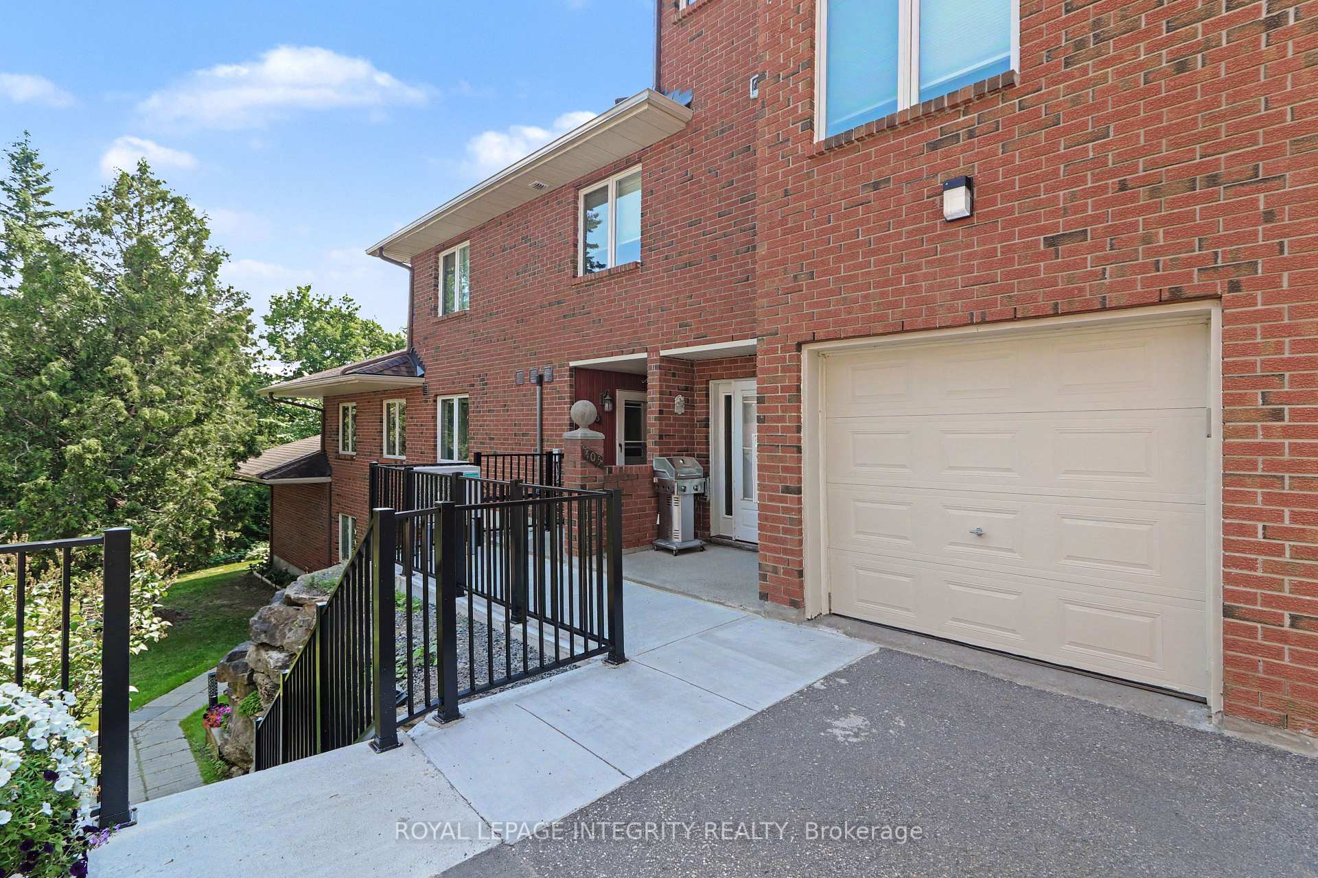 26 - 403 Stratas Circuit Ottawa Ontario Canada Rent residential Sepehr Safaee YourOttawaRealEstate.com Royal LePage Integrity Realty
