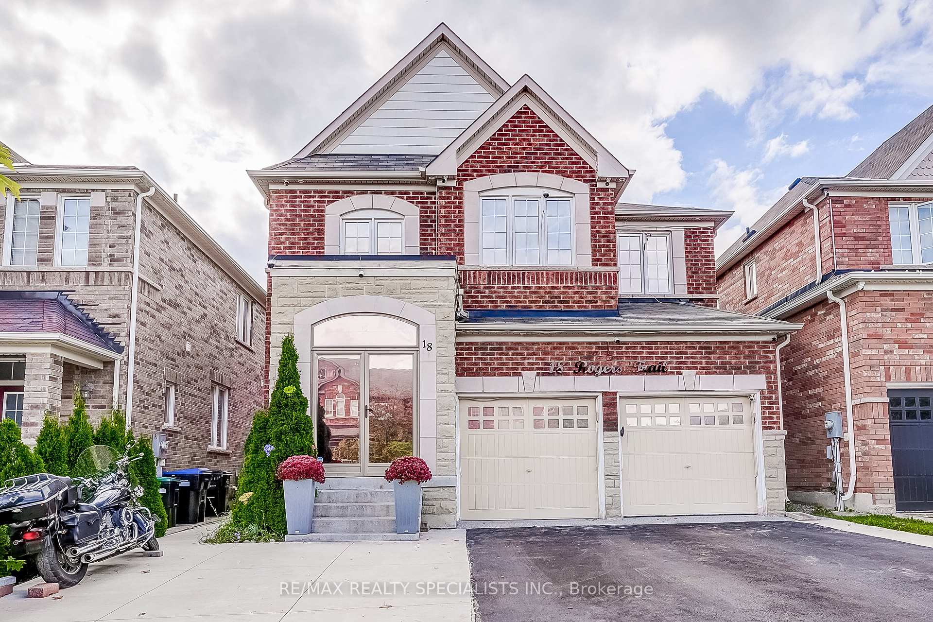 18 Rogers Trail Bradford West Gwillimbury Ontario Canada Rent residential Rick Ohri RE/MAX Realty Specialists Inc., Brokerage *