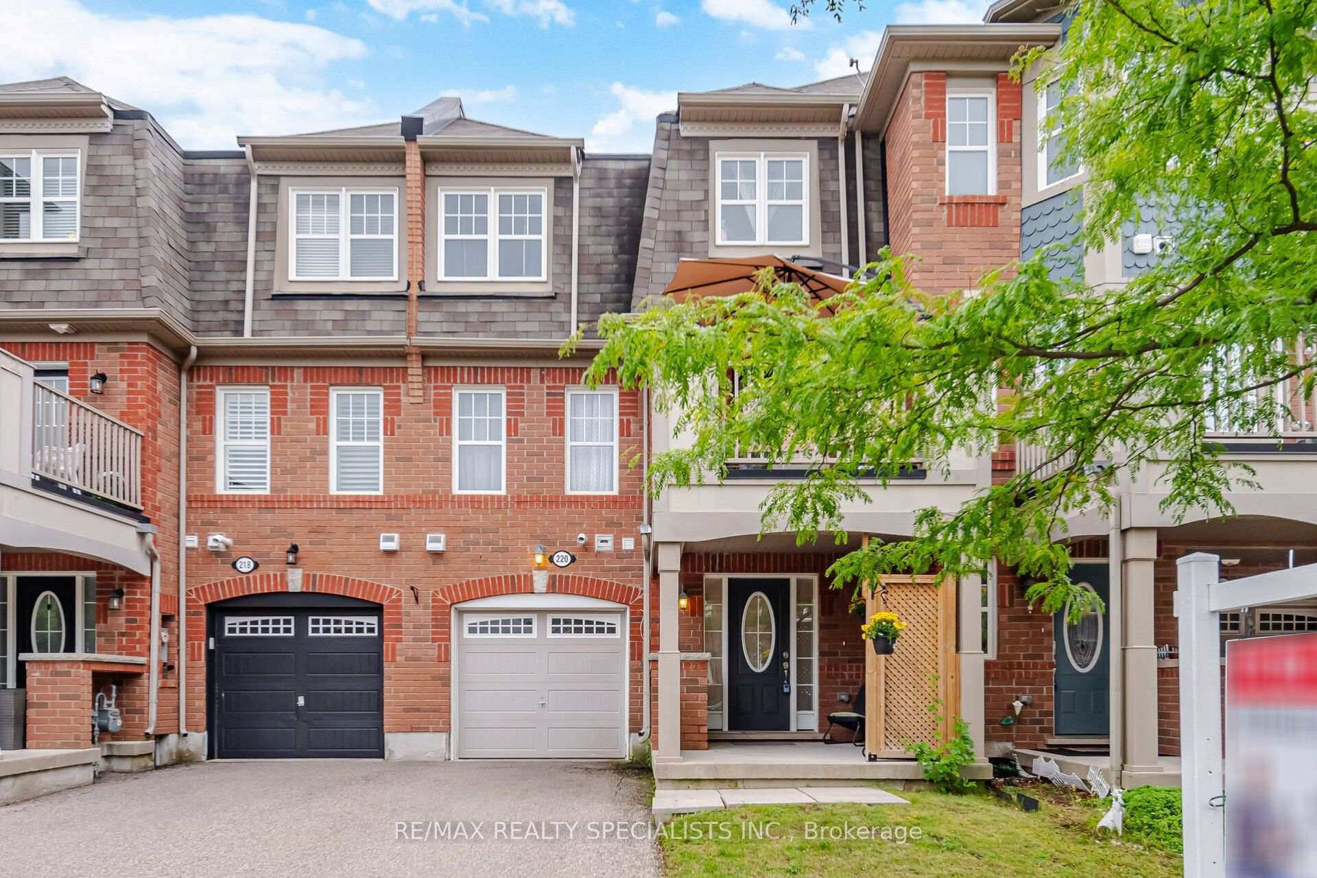 220 Mortimer Crescent Milton Ontario Canada Sale residential Vick Walia RE/MAX REALTY SPECIALISTS INC. Brokerage