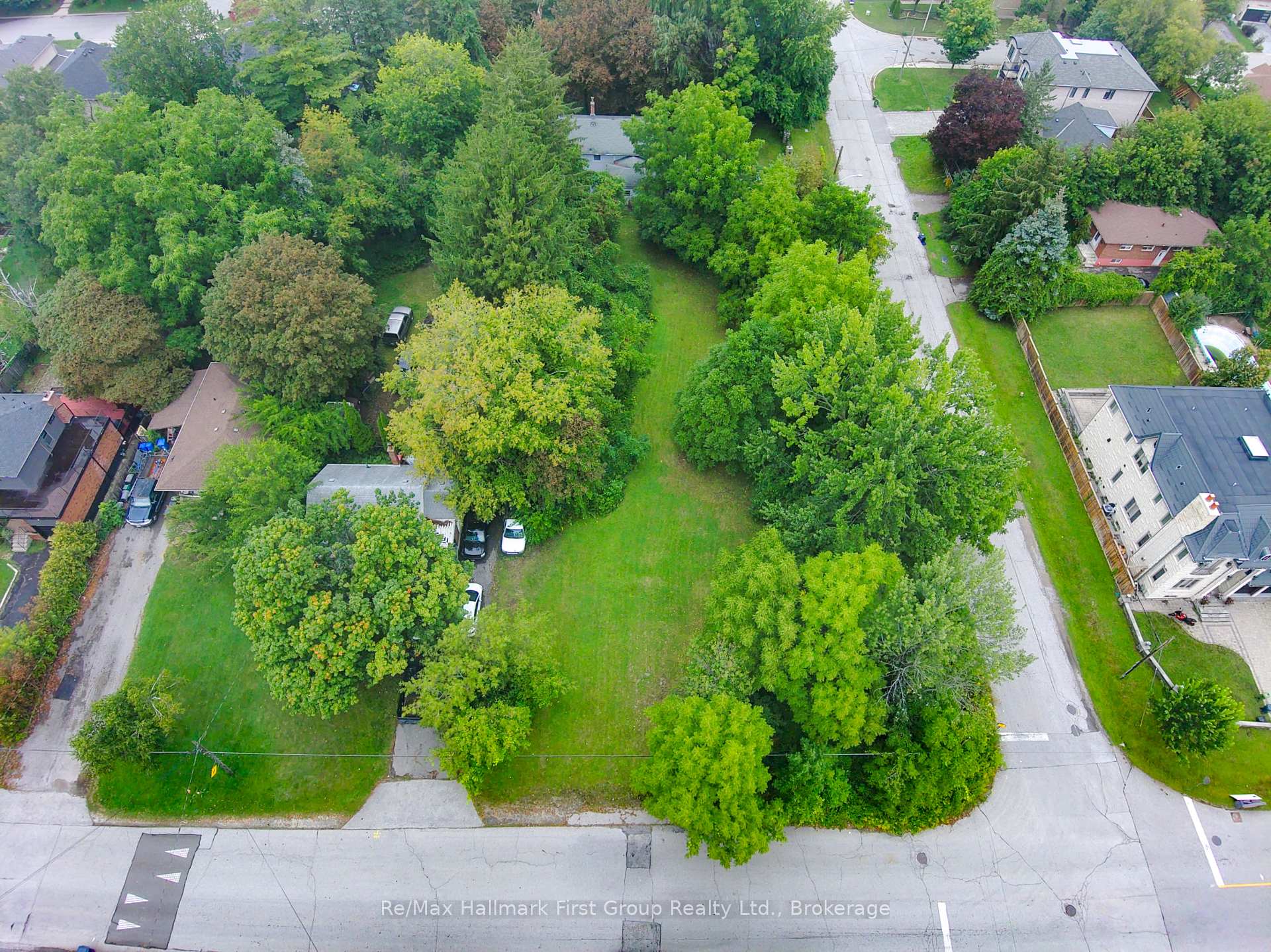 98 Euclid Avenue Toronto Ontario Canada Sale residential Shawna Trudeau RE/MAX HALLMARK FIRST GROUP REALTY LTD. Brokerage*
