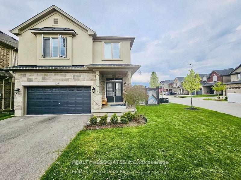 35 Cutts Crescent Hamilton Ontario Canada Rent residential Nathan Gurunathan REALTY ASSOCIATES INC. Brokerage*