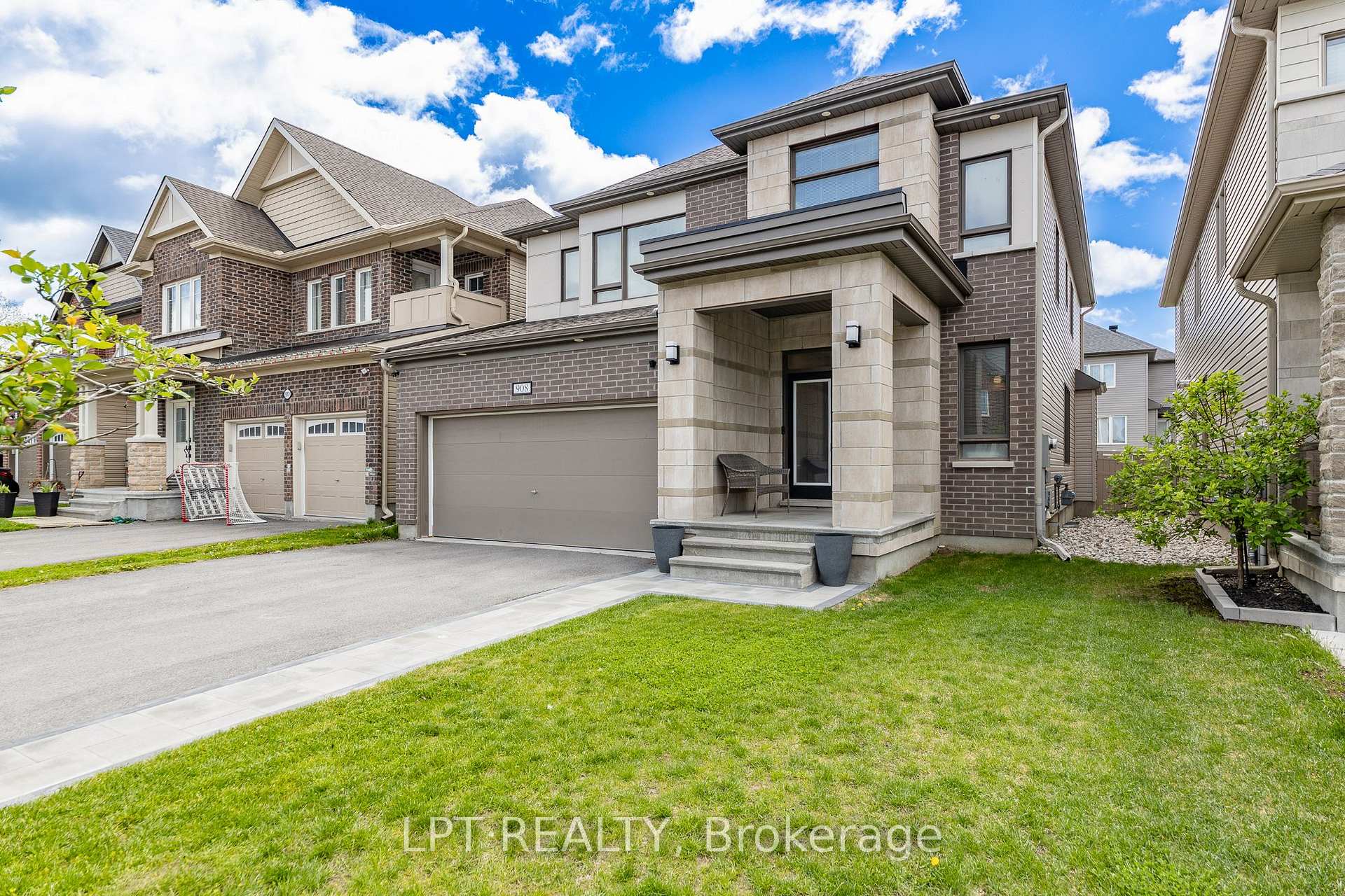 908 Pedigree Street Ottawa Ontario Canada Sale residential   Colleen Lyle Real Estate Team