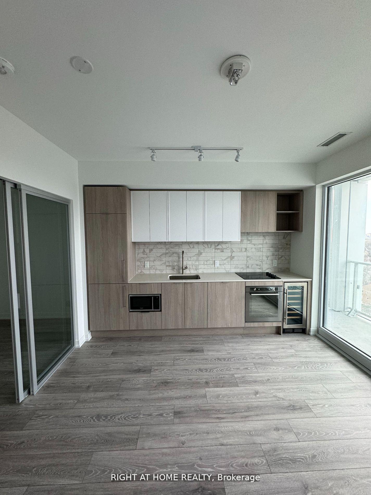 1512 - 2020 Bathurst Street Toronto Ontario Canada Rent residential Pradip Nag Right at Home Realty, Brokerage*