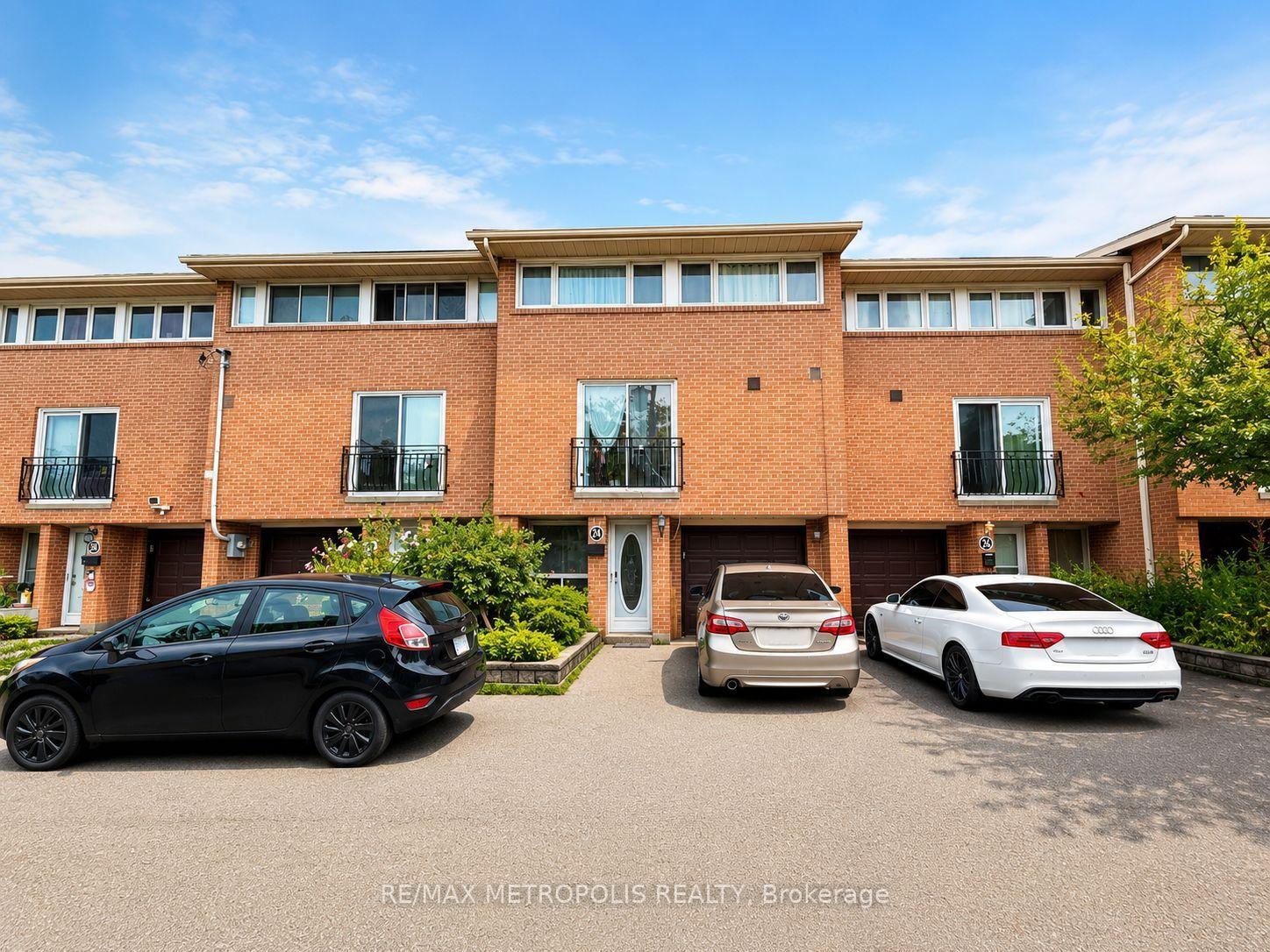 24 Enclave Mews Toronto Ontario Canada Sale residential DIPEN PATEL RE/MAX Metropolis Realty Brokerage*