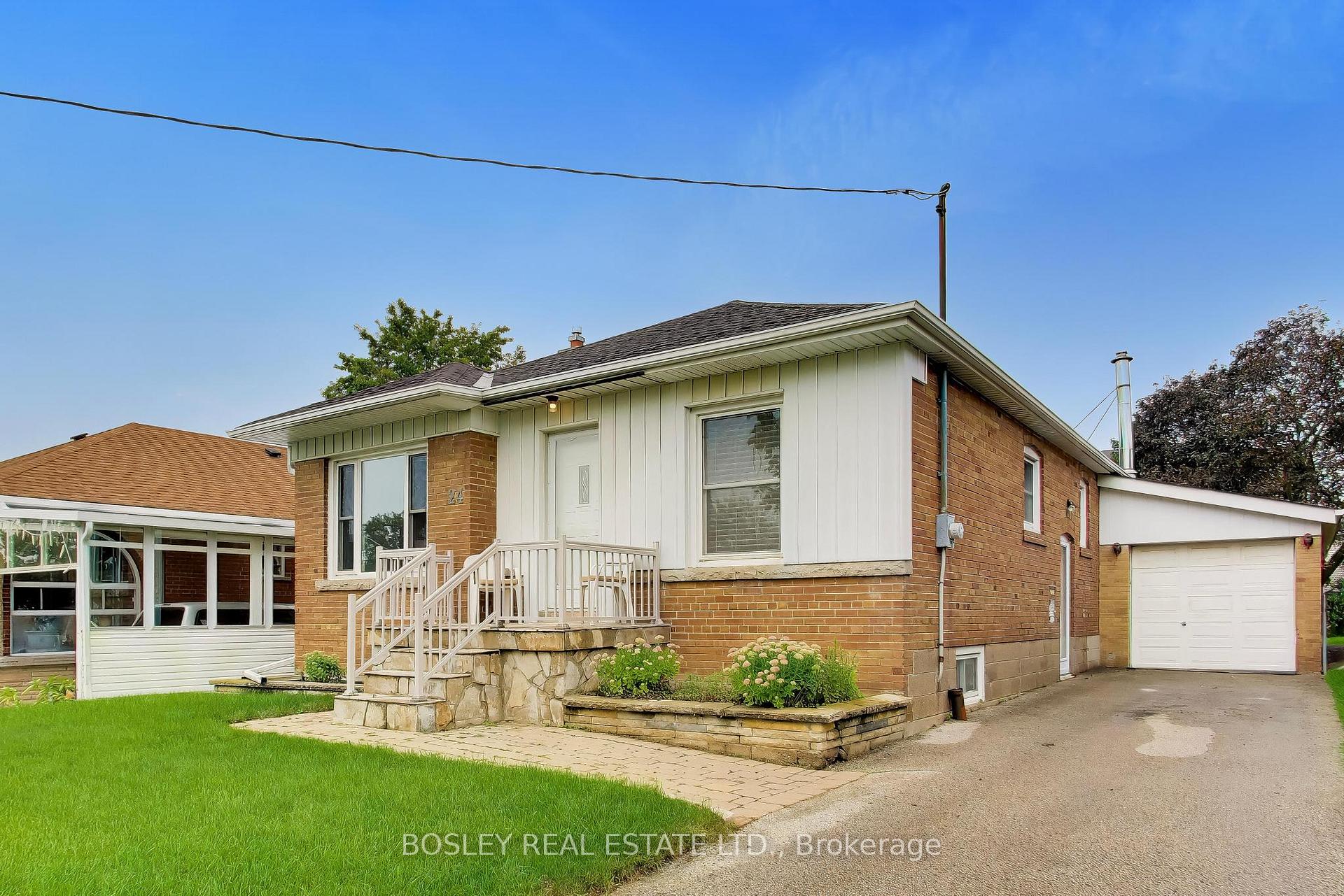24 Tulip Drive Toronto Ontario Canada Sale residential Claire-Louise Fitzpatrick Bosley Real Estate Ltd., Brokerage *
