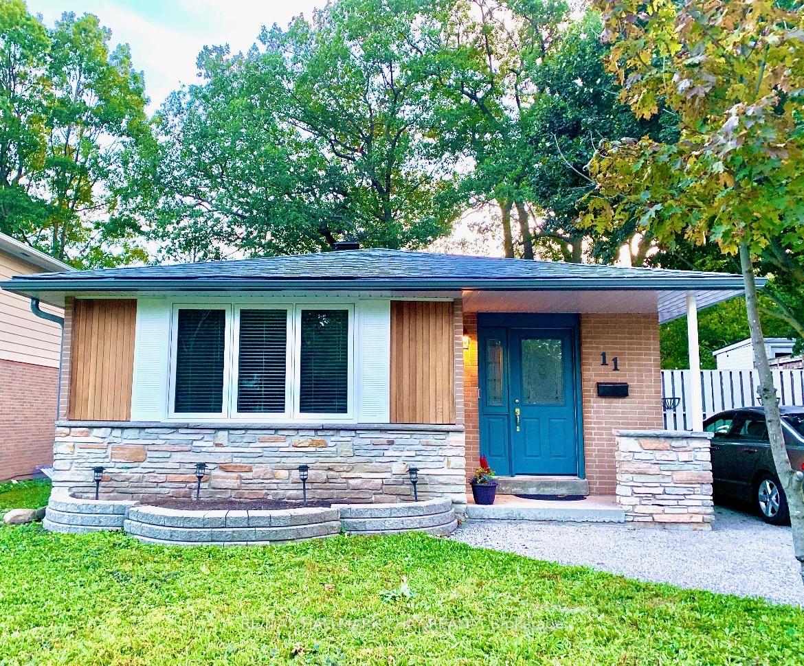 11 Daphne Crescent Barrie Ontario Canada Sale residential Saeed Piroozfard HOUSESIGMA INC., BROKERAGE*