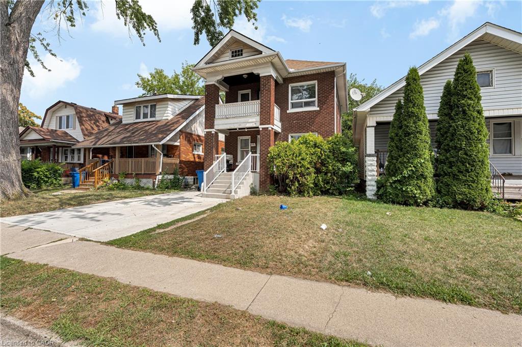 374 Josephine Avenue Windsor Ontario Canada Sale residential John Moniz RE/MAX Real Estate Centre Inc., Brokerage*