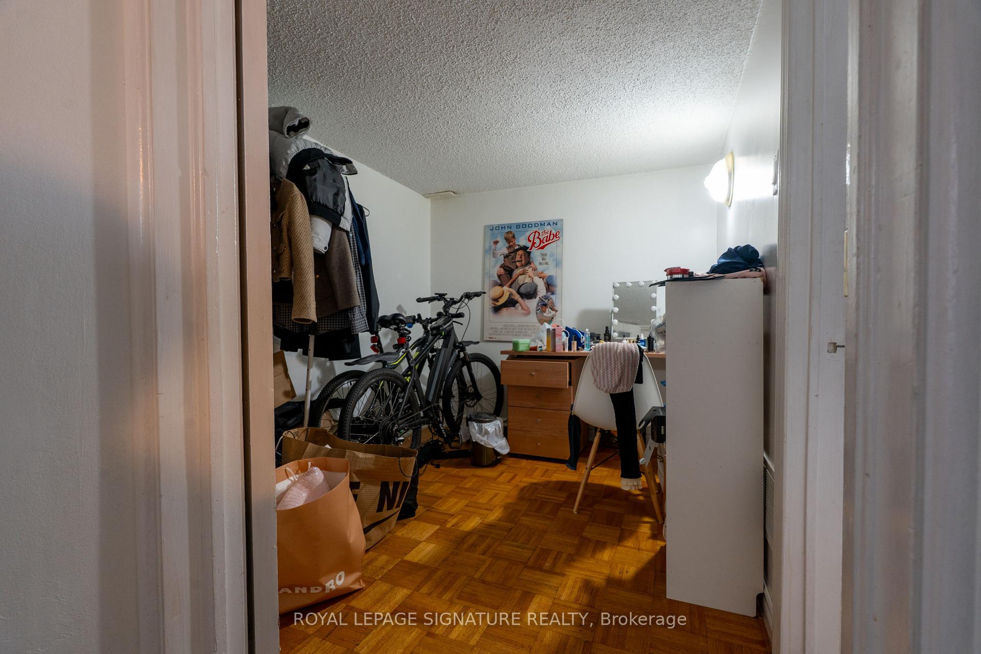 Room #1 & #2 - 674 Abana Road Mississauga Ontario Canada Rent residential Khalid Felifel Royal LePage Signature Realty, Brokerage *