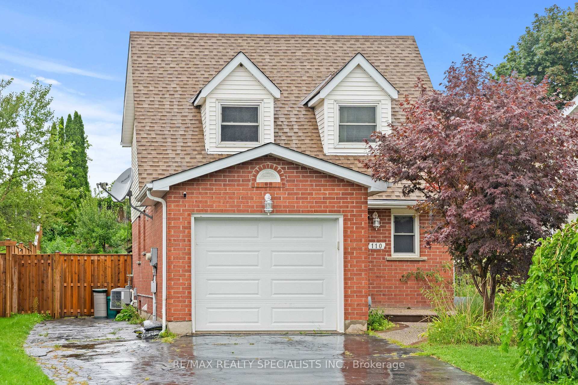 110 Steeles Crescent Cambridge Ontario Canada Sale residential NICOLE POHL RE/MAX Twin City Realty Inc., Brokerage*