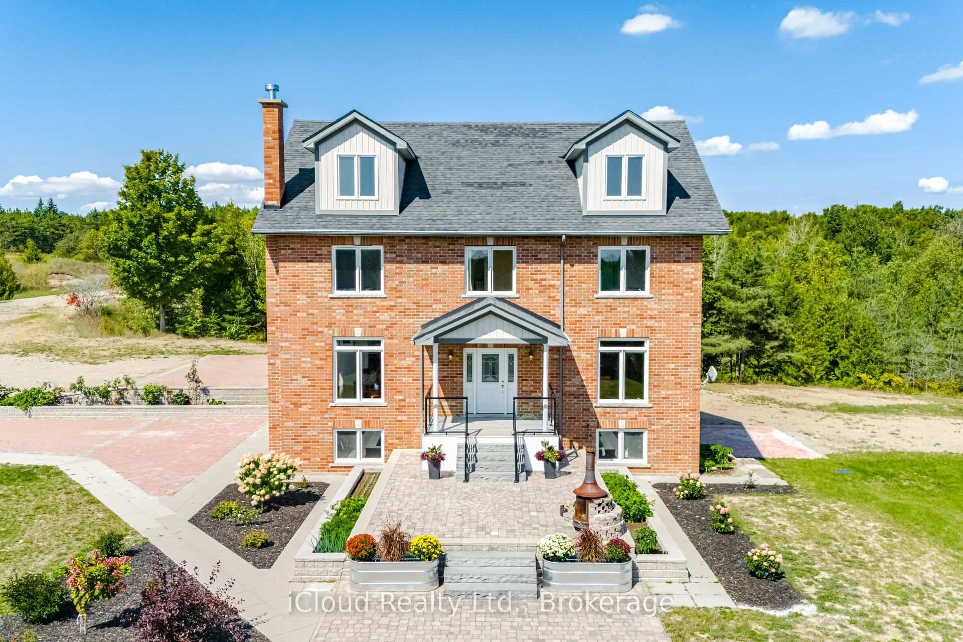 346195 15th Side Road Mono Ontario Canada Sale residential Jose Oscar Goncalves & Maria Domingues iCloud Realty Ltd. 