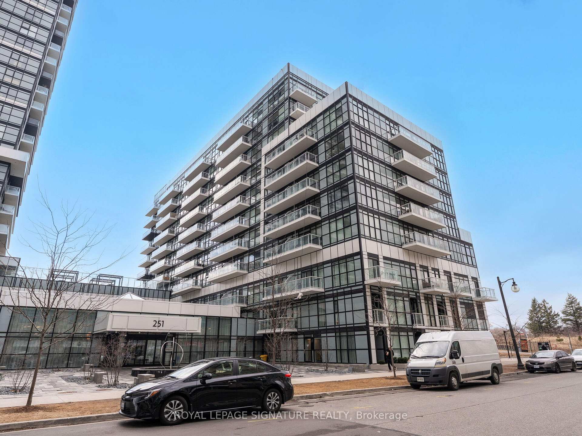 132 - 251 Manitoba Street S Toronto Ontario Canada Sale residential Sat Swaminathan ROYAL LEPAGE SIGNATURE REALTY, Brokerage*