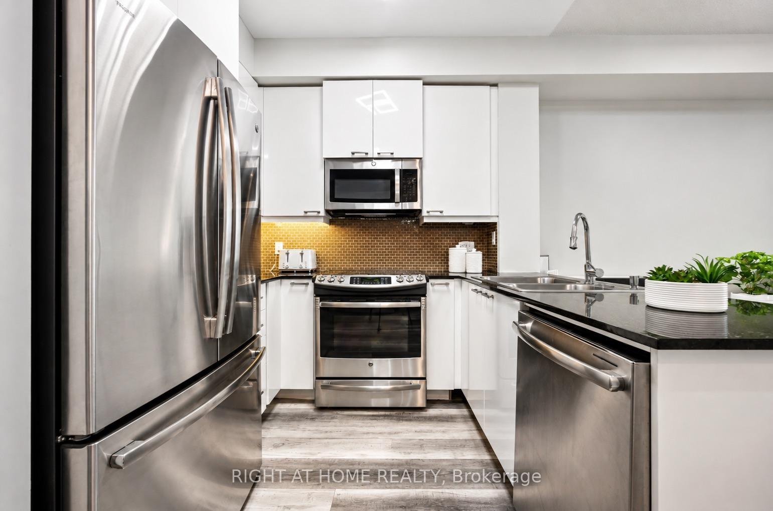 607 - 1328 Birchmount Road Toronto Ontario Canada Sale residential Ruth-Ann Shallow Right at Home Realty, Brokerage*