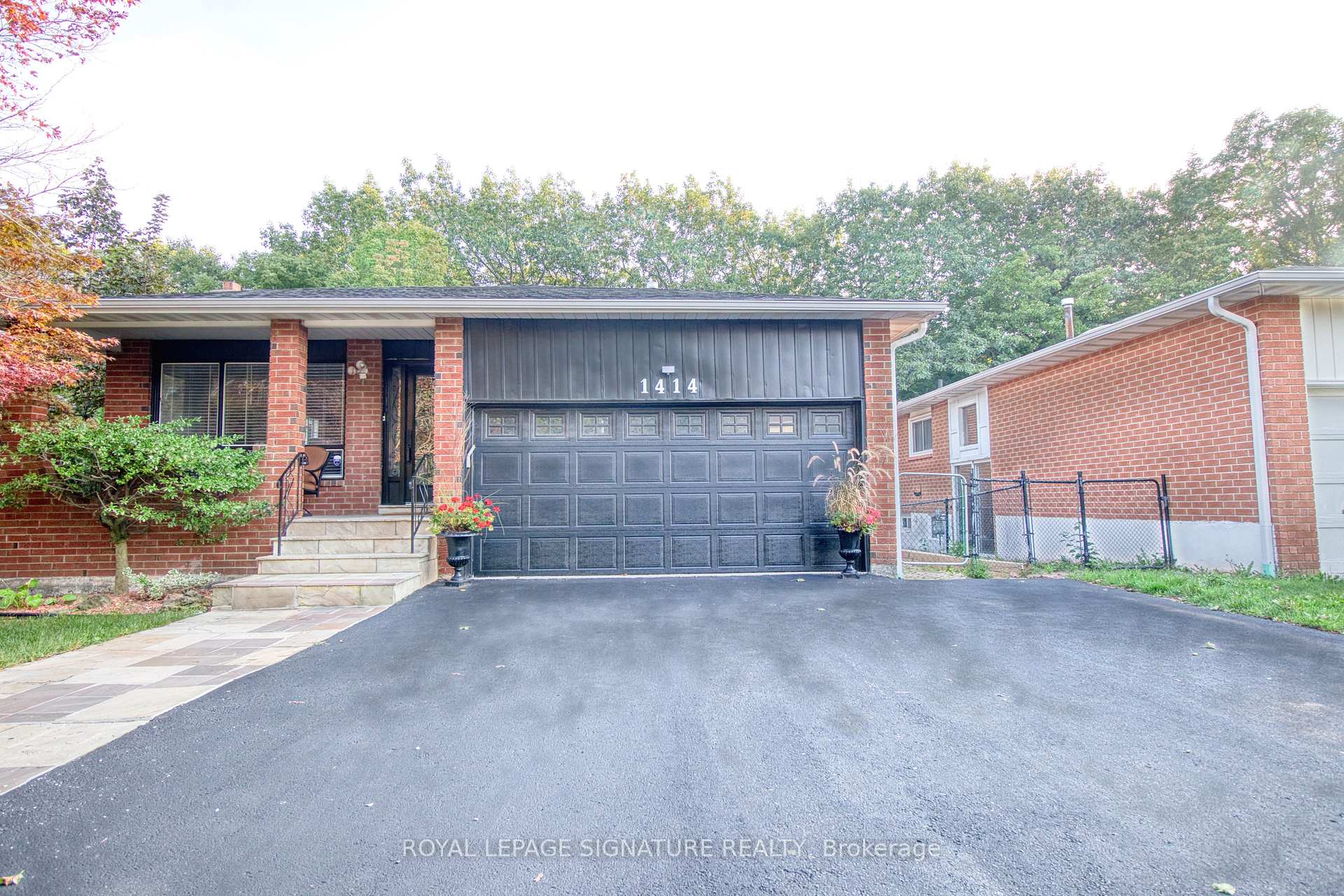 1414 Harmsworth Square Oakville Ontario Canada Sale residential Sat Swaminathan ROYAL LEPAGE SIGNATURE REALTY, Brokerage*
