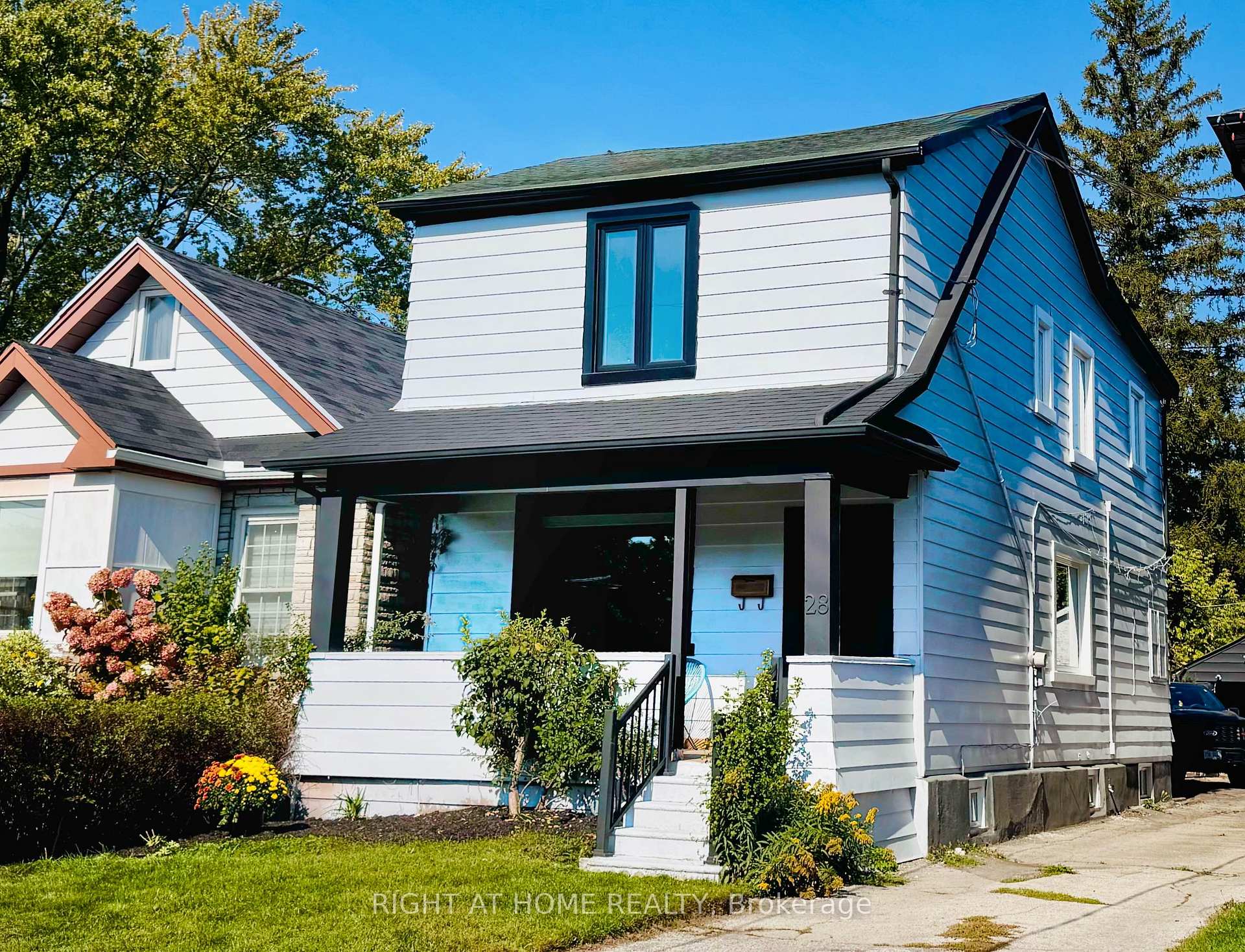 28 Pendeen Avenue Toronto Ontario Canada Sale residential Lee Grandchamp Ermir Kape Right at Home Realty, Brokerage*