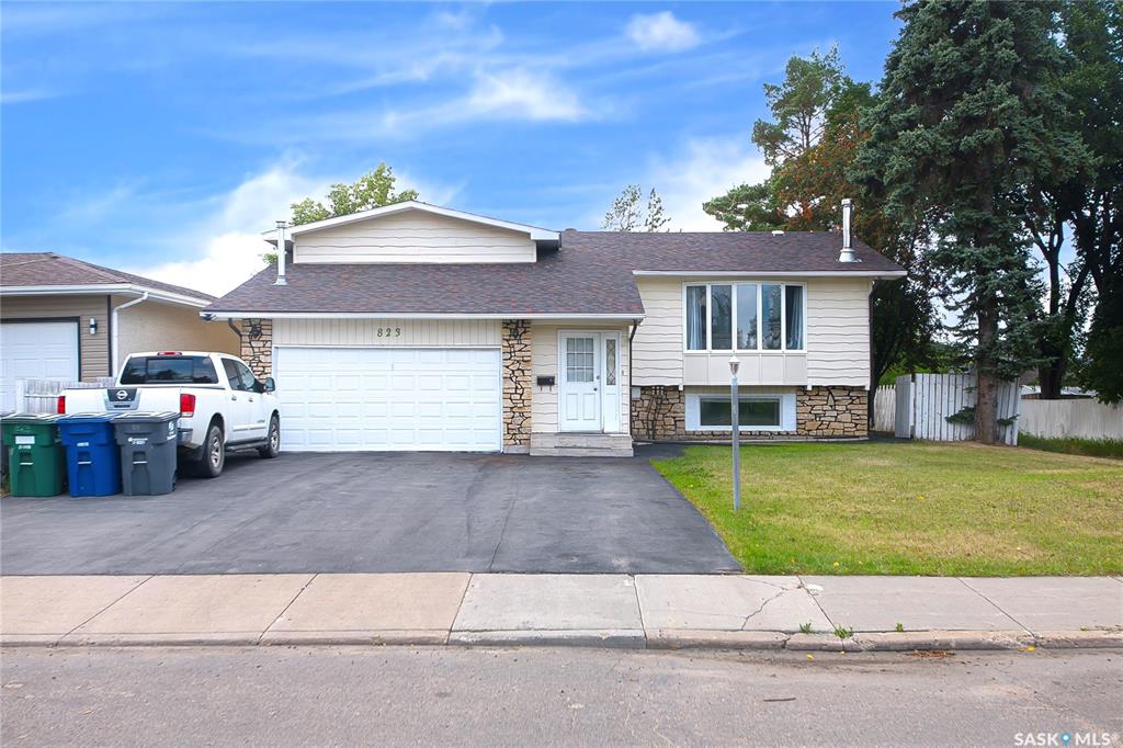823 northumberland AVENUE Saskatoon Saskatchewan Canada Sale residential   A2HZ Realty Services