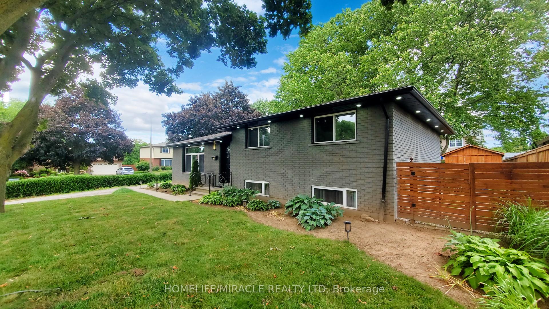 374 Book Road Grimsby Ontario Canada Sale residential   HomeLife/Miracle Realty Ltd., Brokerage*