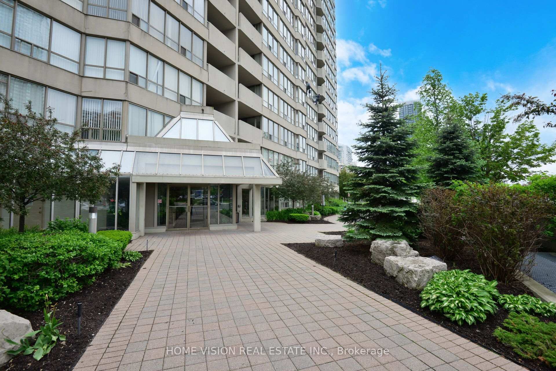 1407 - 400 Webb Drive S Mississauga Ontario Canada Sale residential Elena Vankevich Brokerage Information: Not available, please contact website owner
