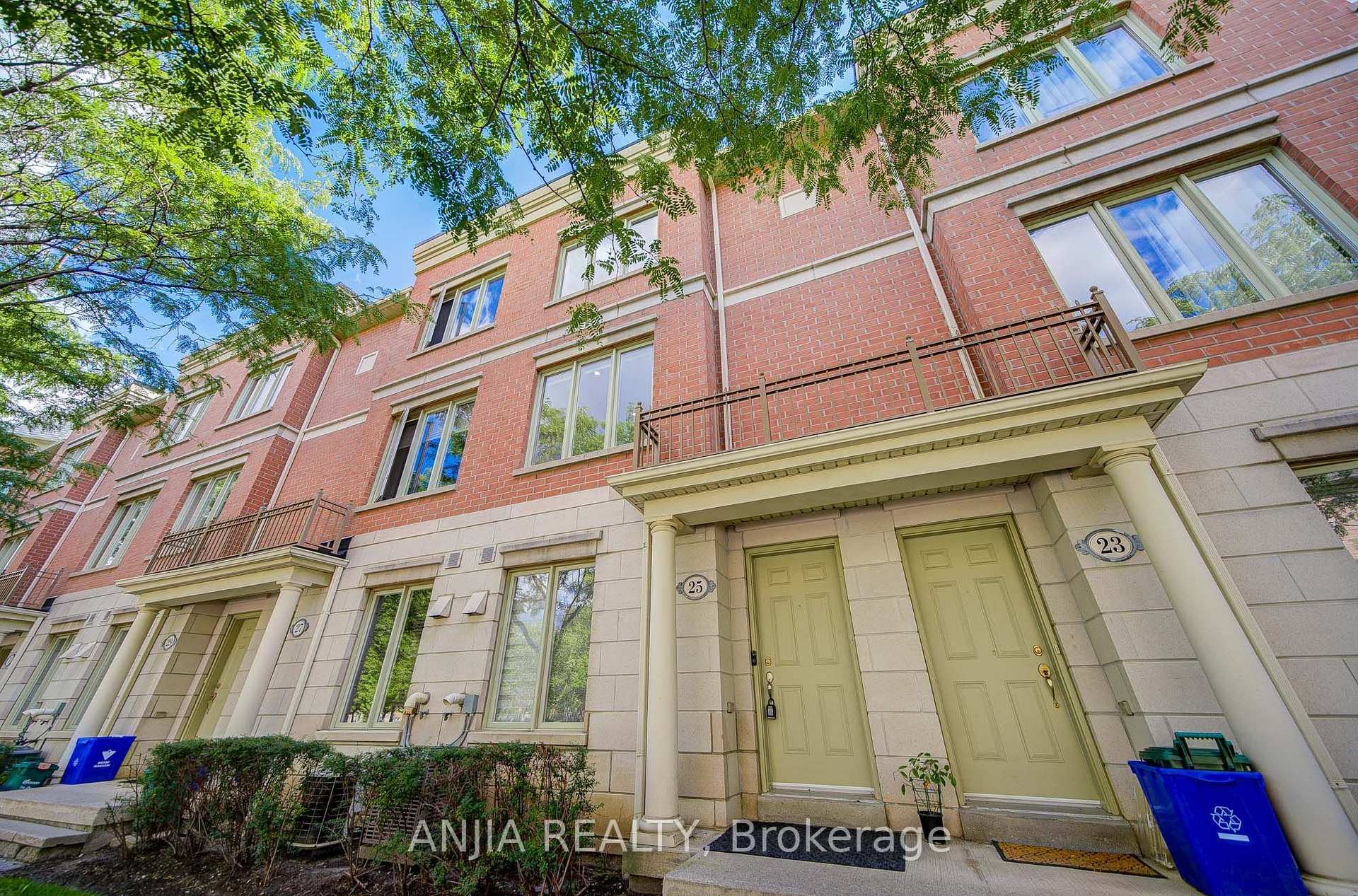 25 Galleria Parkway Markham Ontario Canada Sale residential   Realty Executives Group Ltd., Brokerage