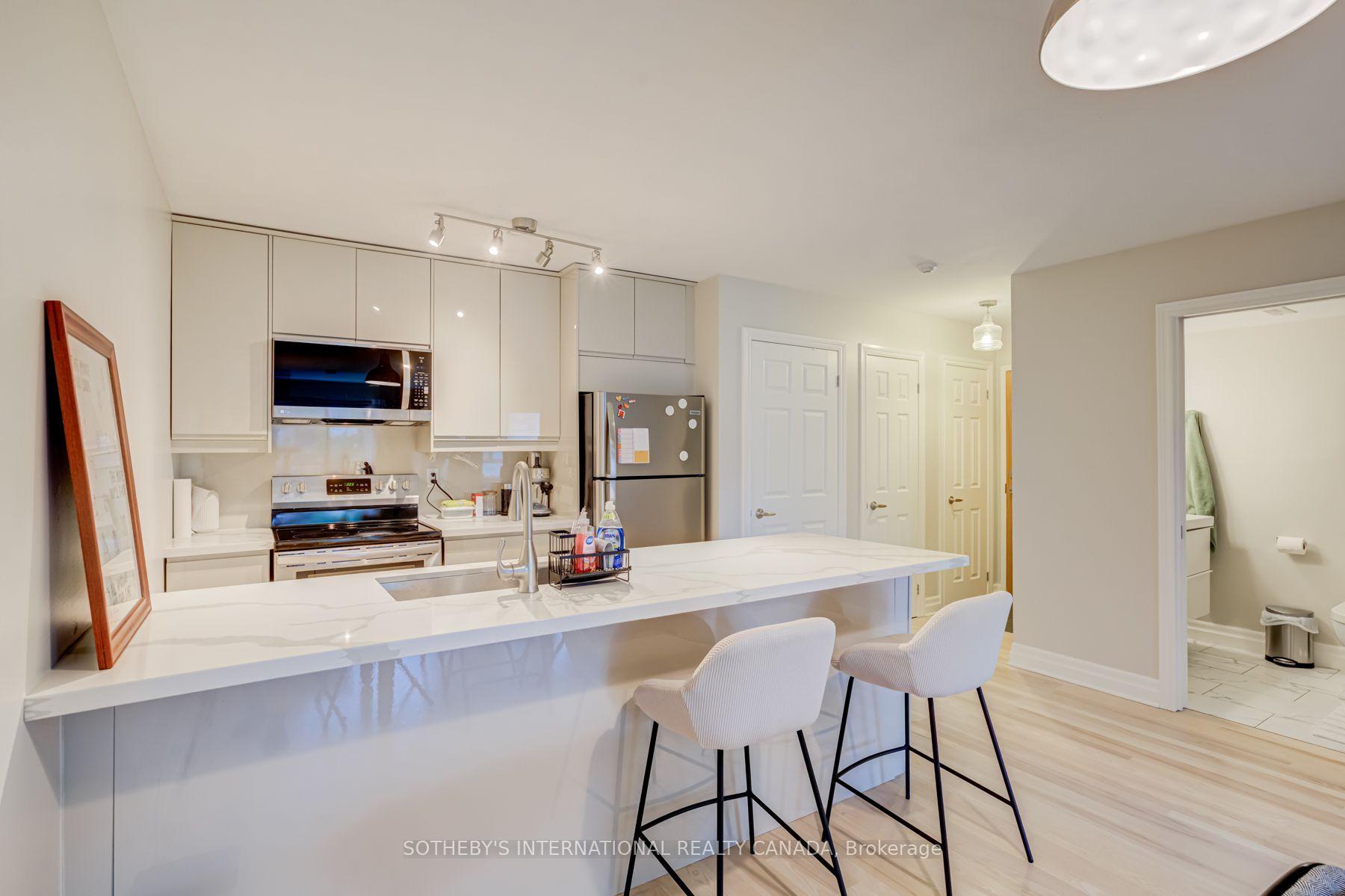 301 - 3069 Lakeshore Boulevard Toronto Ontario Canada Rent residential Jo-Ann Folino SOTHEBY'S INTERNATIONAL REALTY CANADA