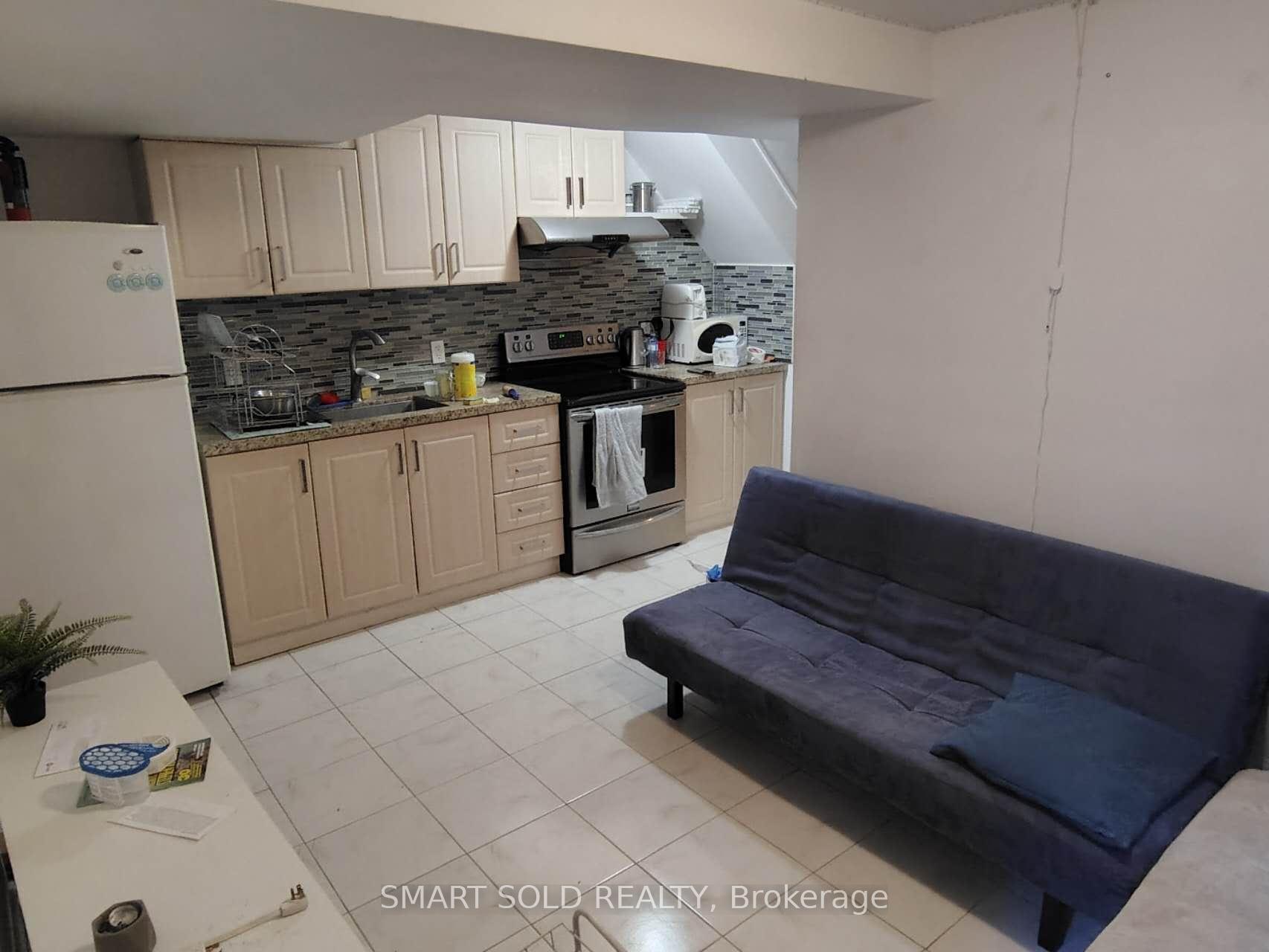 Lower 66 Bellevue Avenue Toronto Ontario Canada Rent residential Leon Schaumer HomeLife/Cimerman Real Estate Ltd., Brokerage*