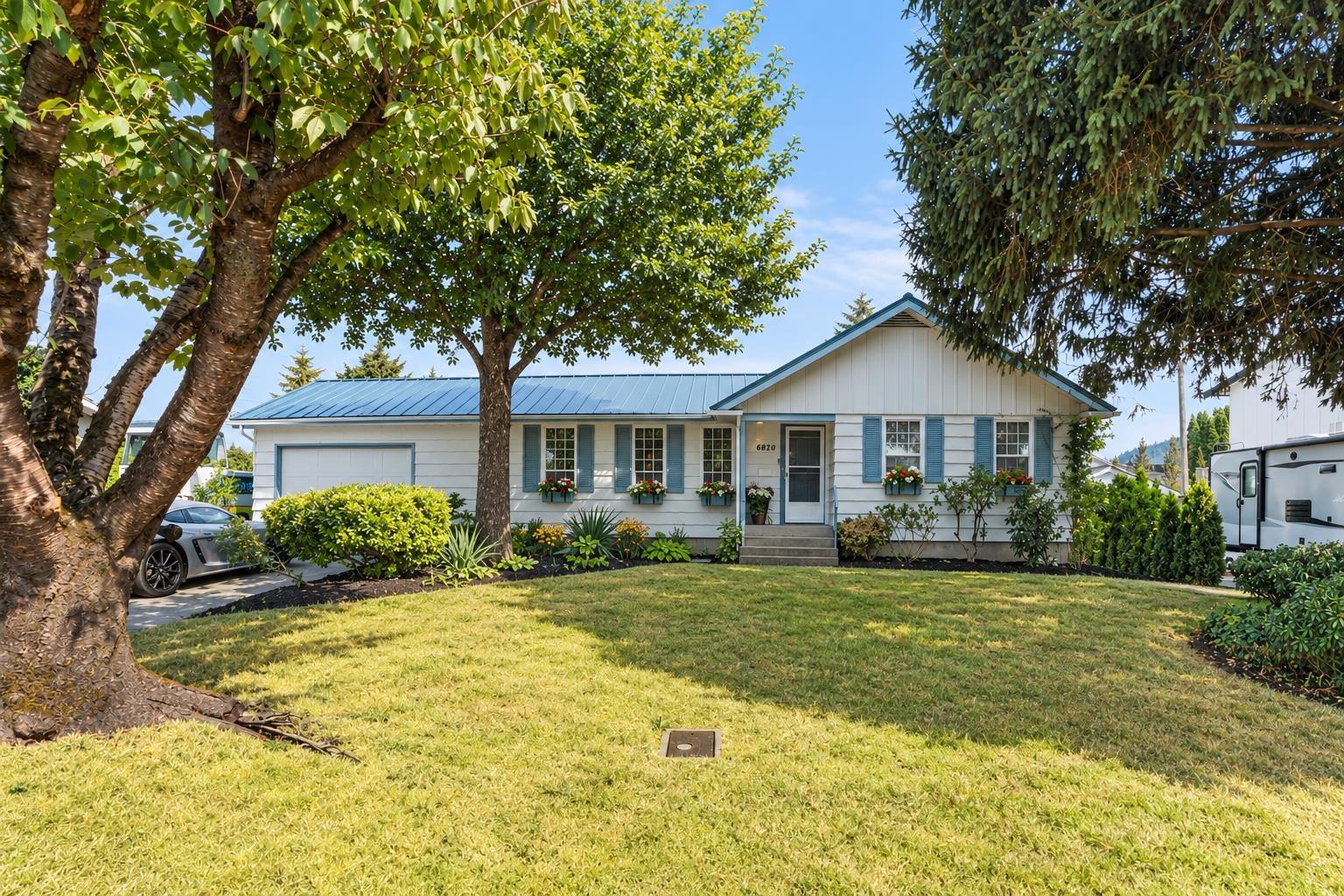 6820 CASABELLO DRIVE|Sardis East Chilliwack British Columbia Canada Sale residential Brendan Whitney Pathway Executives Realty Inc.