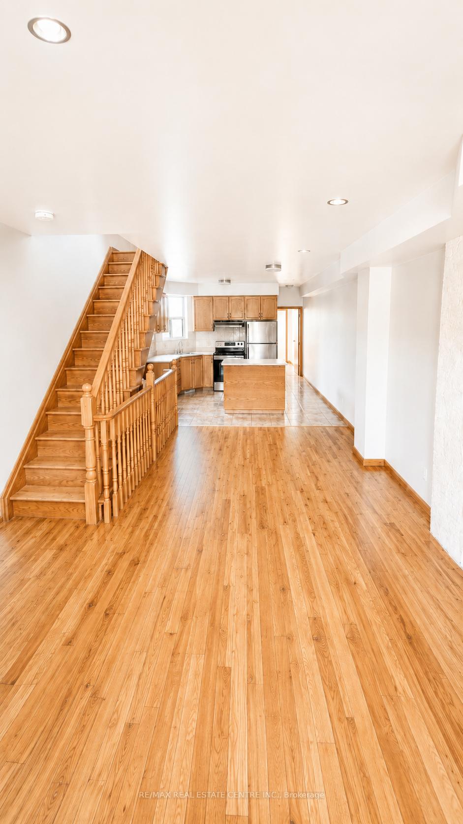 Upper - 908 Ossington Avenue Toronto Ontario Canada Rent residential Vik Mehmi RE/MAX Real Estate Centre Inc., Brokerage *