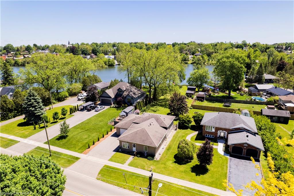 100 Mechanic Street W Waterford Ontario Canada Sale residential Amy Sheffar RE/MAX Twin City Realty Inc., Brokerage *