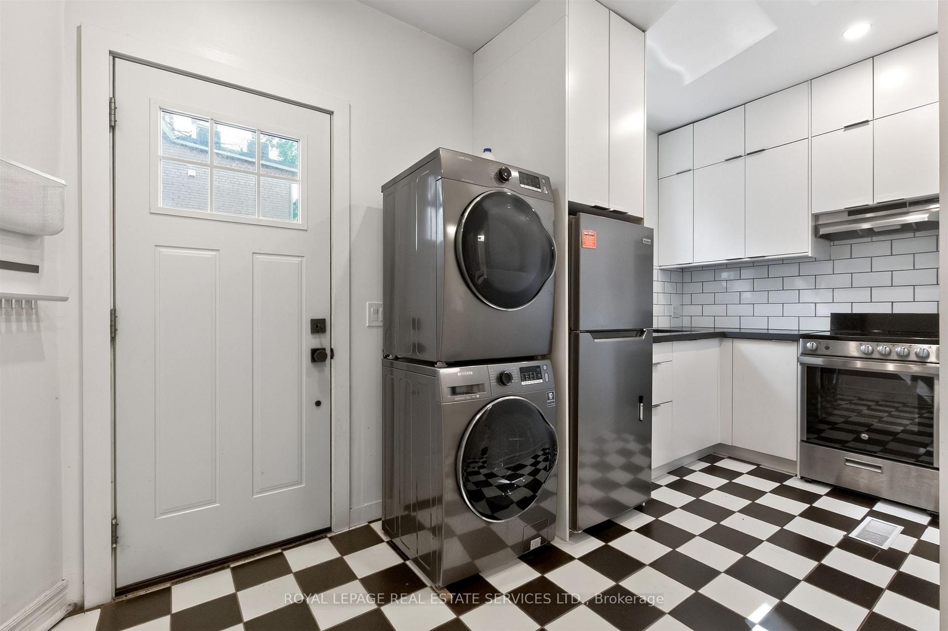 2 - 673 Woodbine Avenue Toronto Ontario Canada Rent residential Iwona Ward Royal LePage Real Estate Services Ltd., Brokerage*