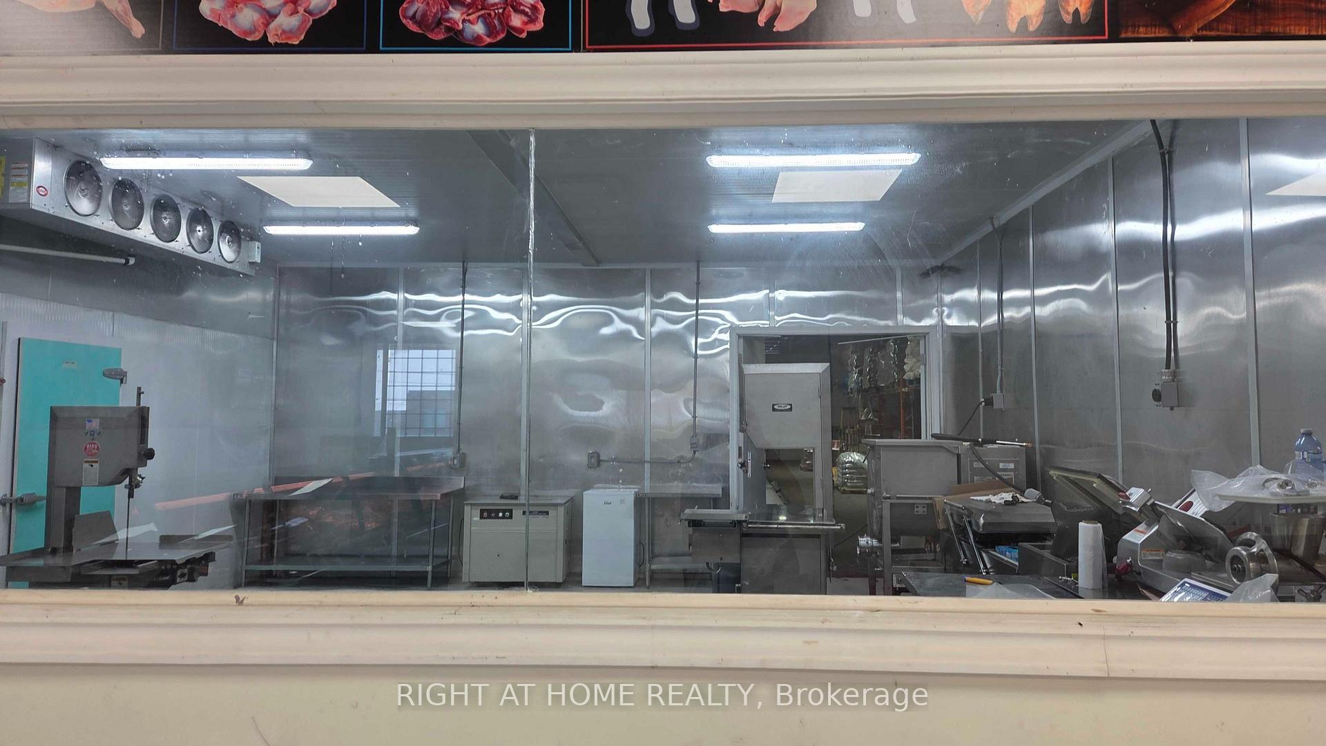 306D Eddystone Avenue Toronto Ontario Canada Lease commercial Linda Huang Right at Home Realty, Brokerage*