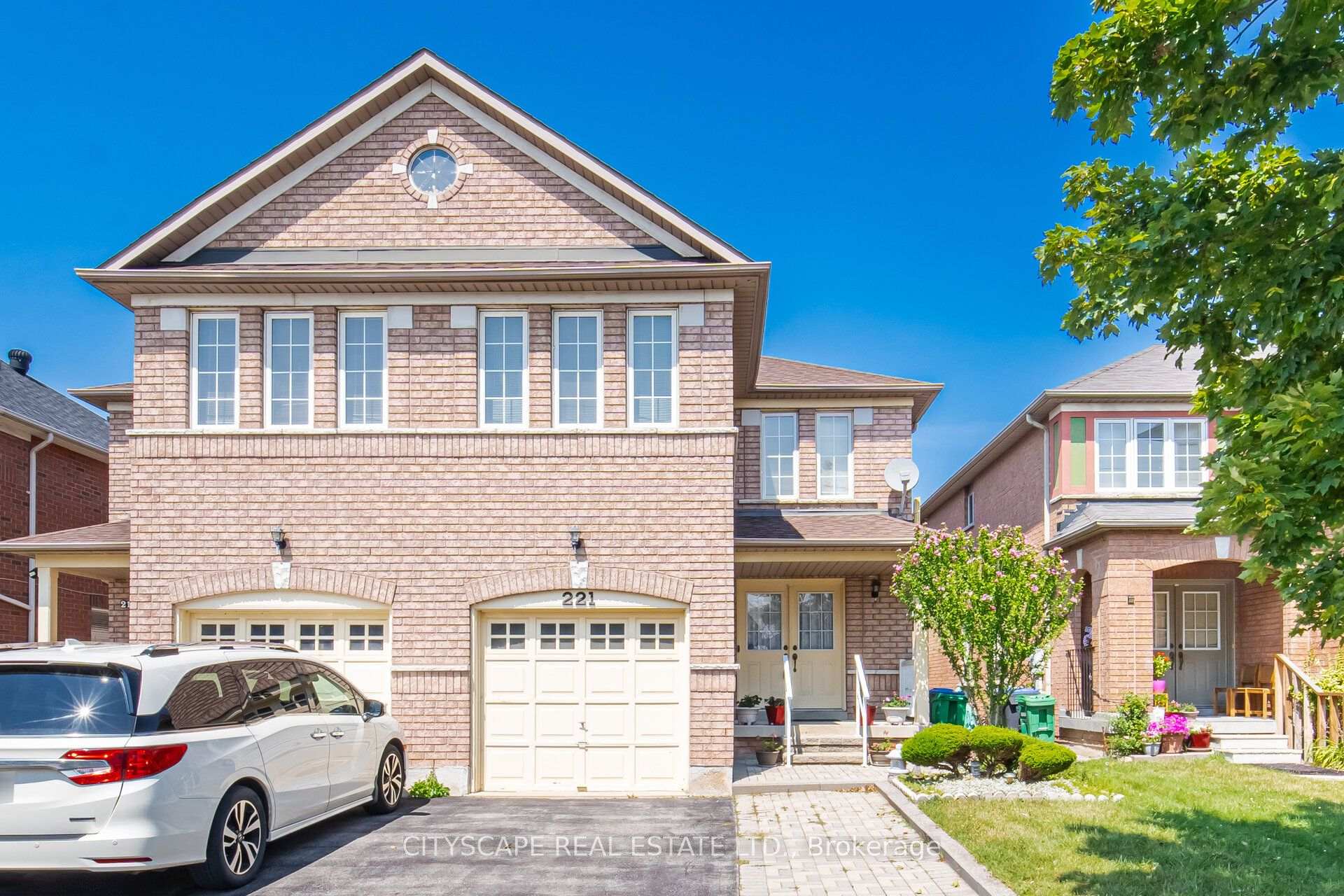 221 Richvale Drive S Brampton Ontario Canada Sale residential   Incom New Demo Office