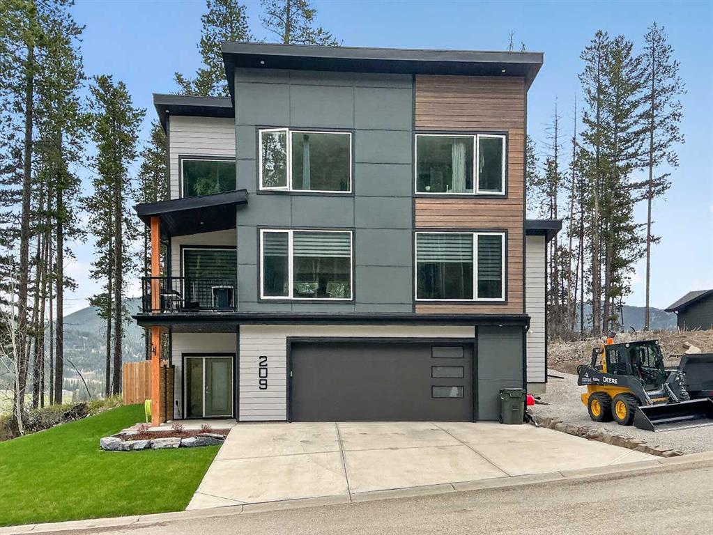 209 Southmore PL Blairmore Alberta Canada Sale residential Jeff van de Bennet Century 21 Foothills South Real Estate