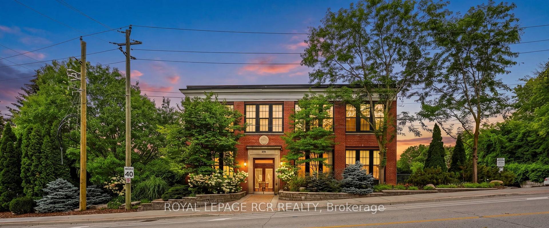 207 - 543 Timothy Street Newmarket Ontario Canada Sale residential Debbie Martin Royal LePage RCR Realty, Brokerage *